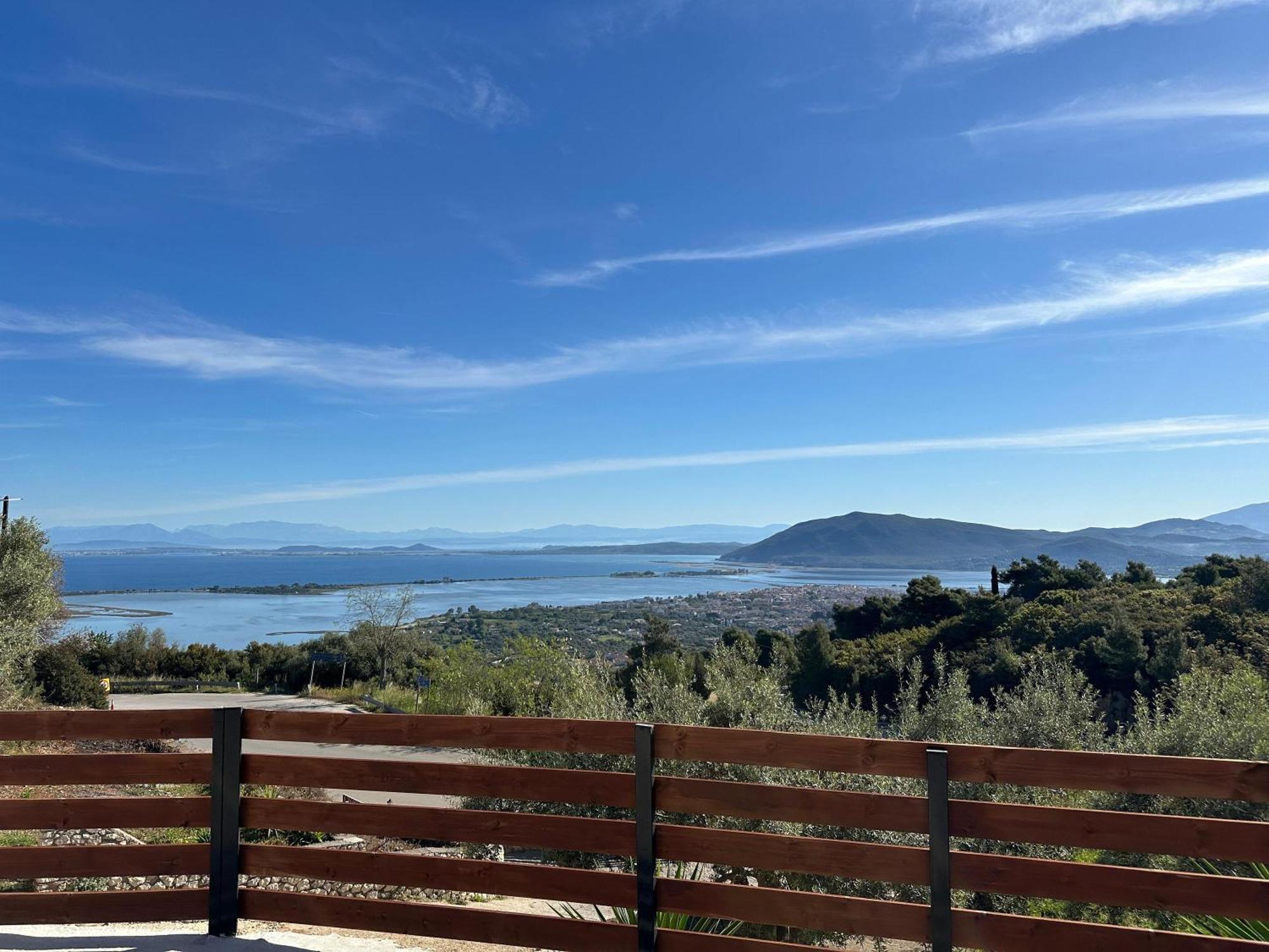 Eris - Amazing View In Lefkada Apartment Frinion