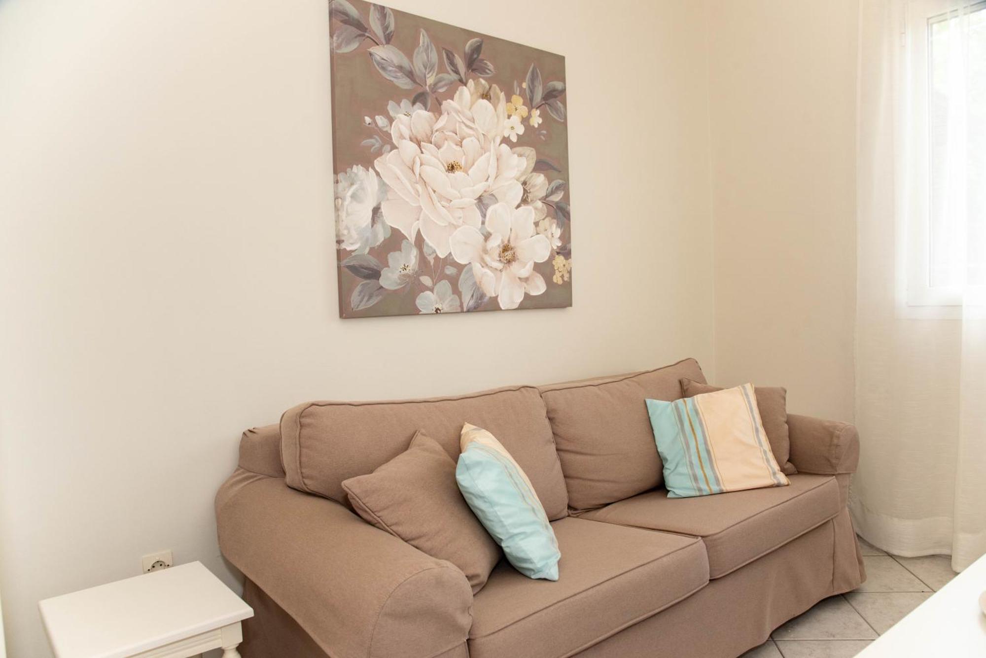 Theashomly Apartment