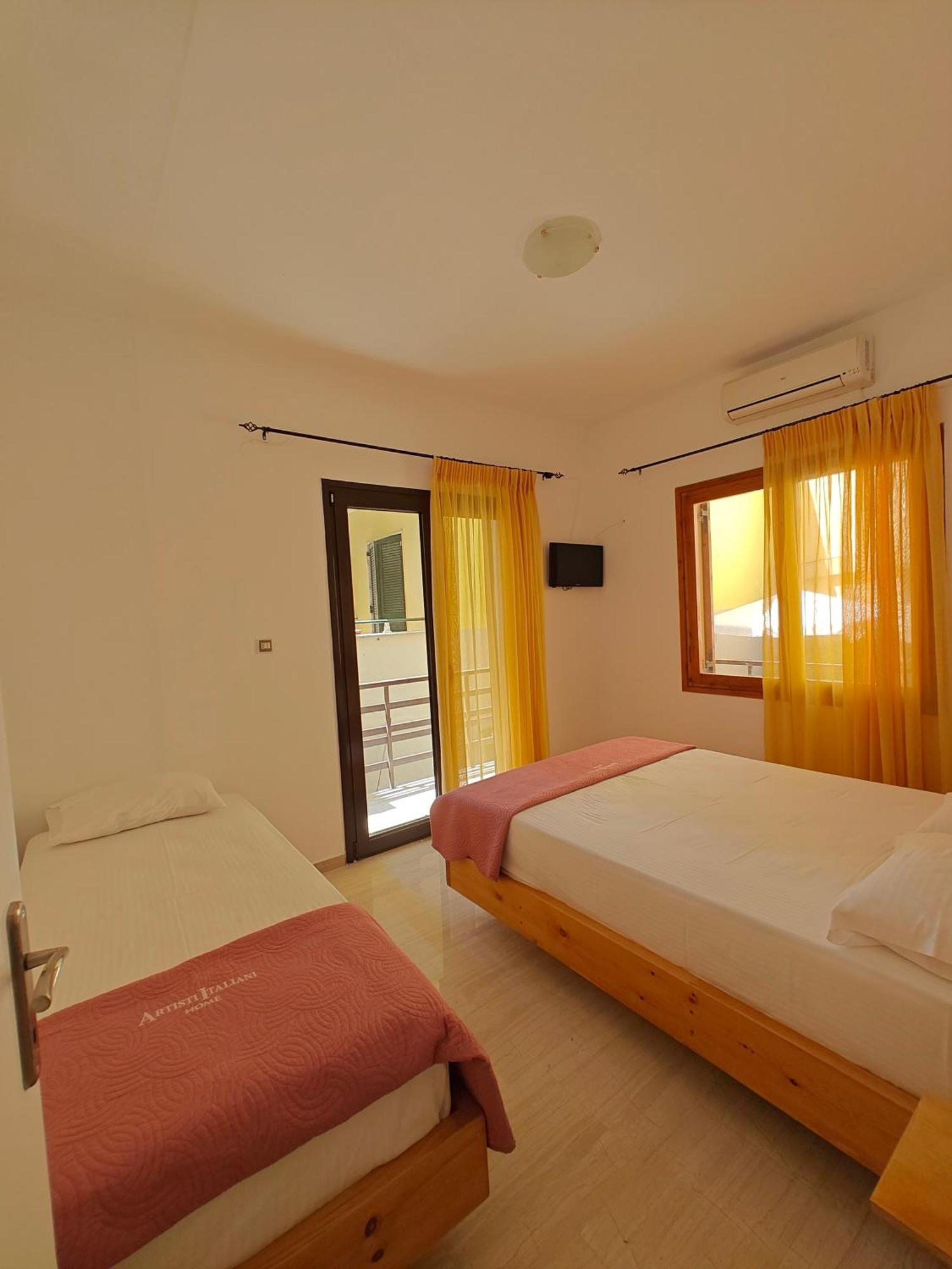 Anthoula House *