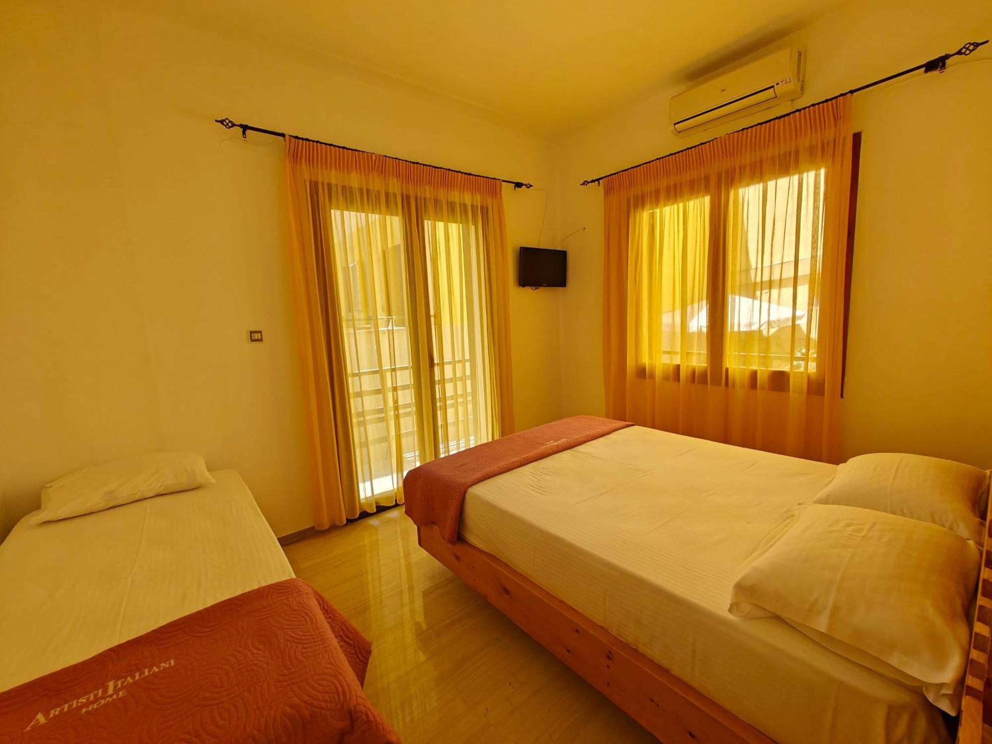 Anthoula House *