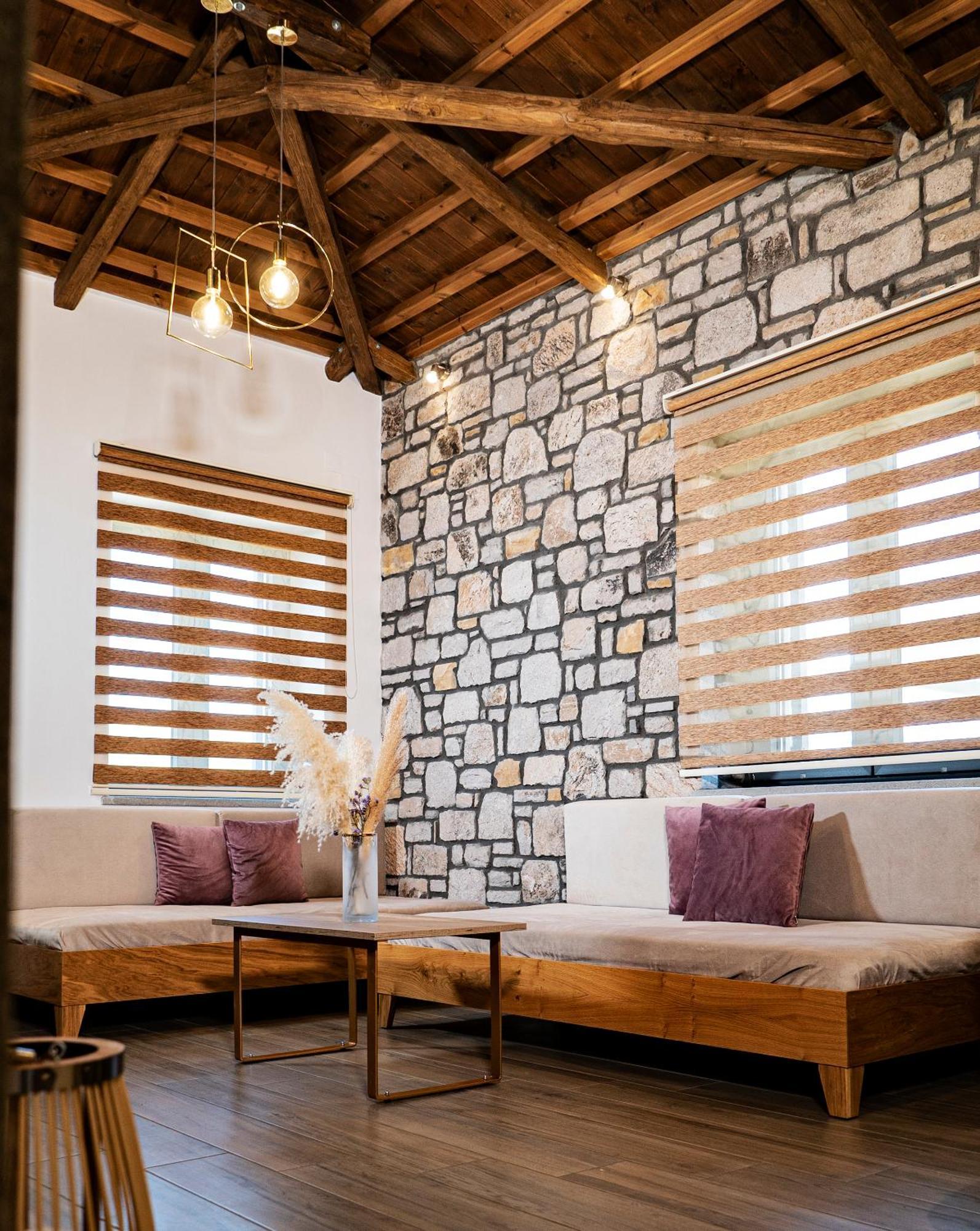 Lithoessa Luxury
