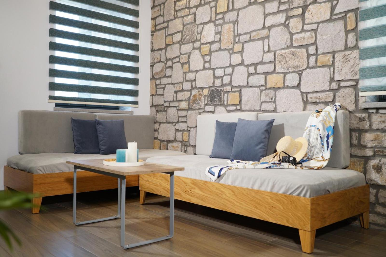 Lithoessa Luxury