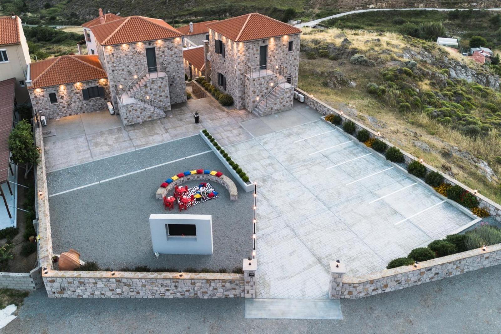 Lithoessa Luxury