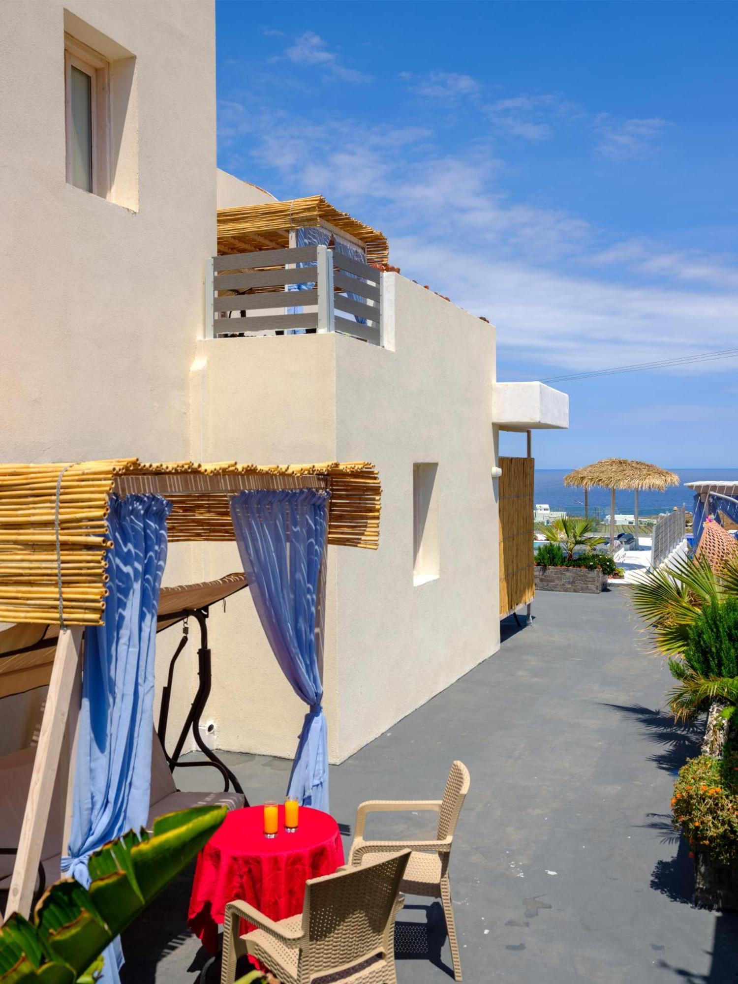 Nalu Hotel Fira (Santorini)