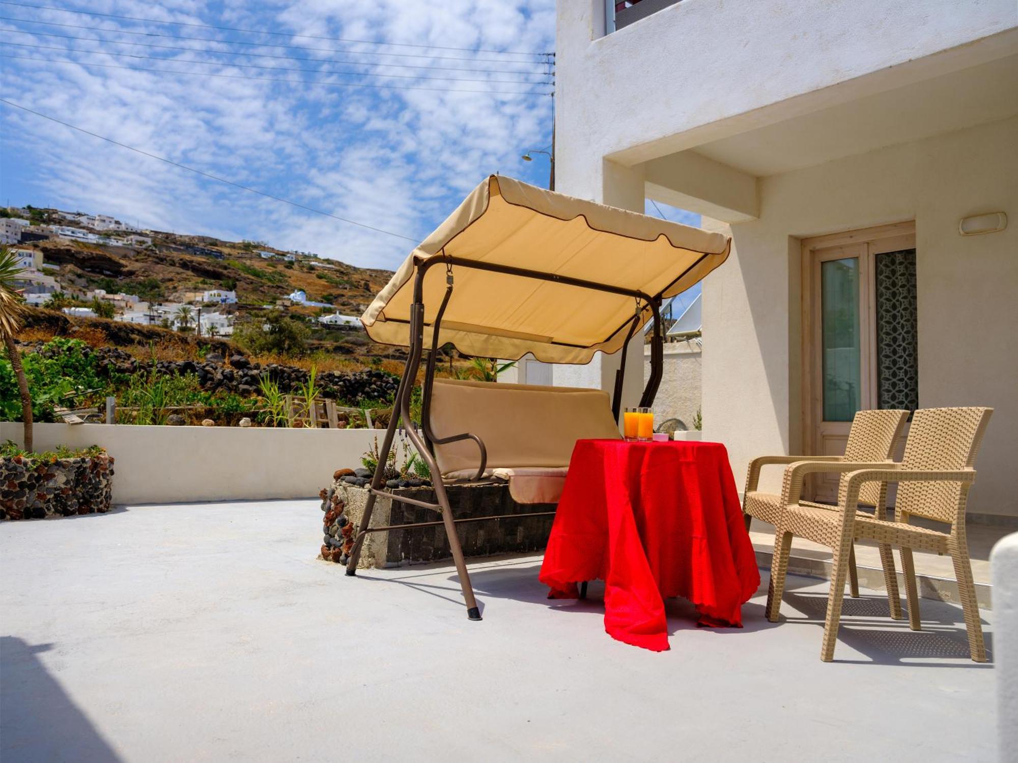 Hotel Nalu Fira (Santorini)