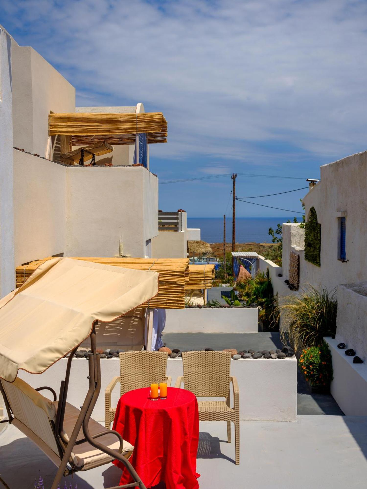 Hotel Nalu Fira (Santorini)