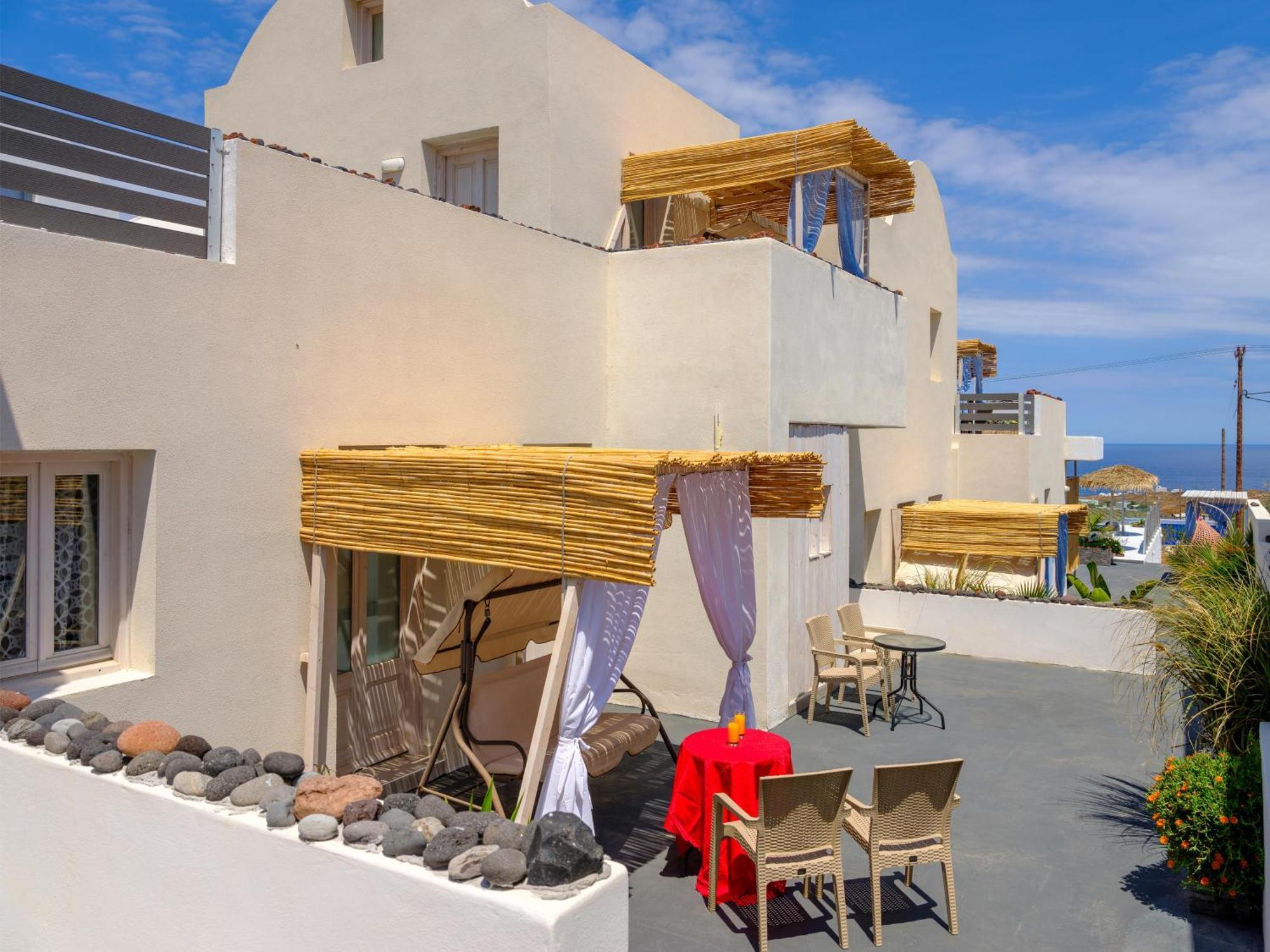 Nalu Hotel Fira (Santorini)