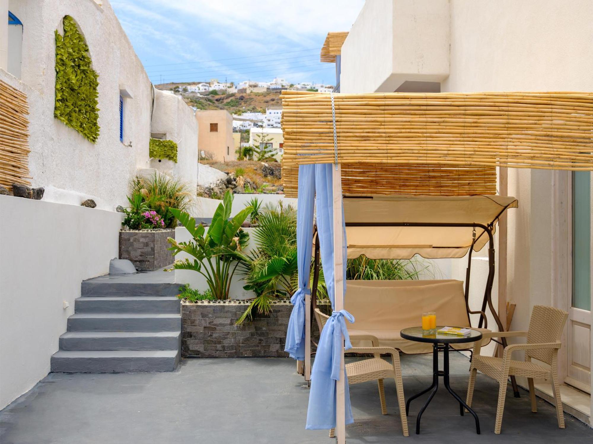 Hotel Nalu Fira (Santorini)