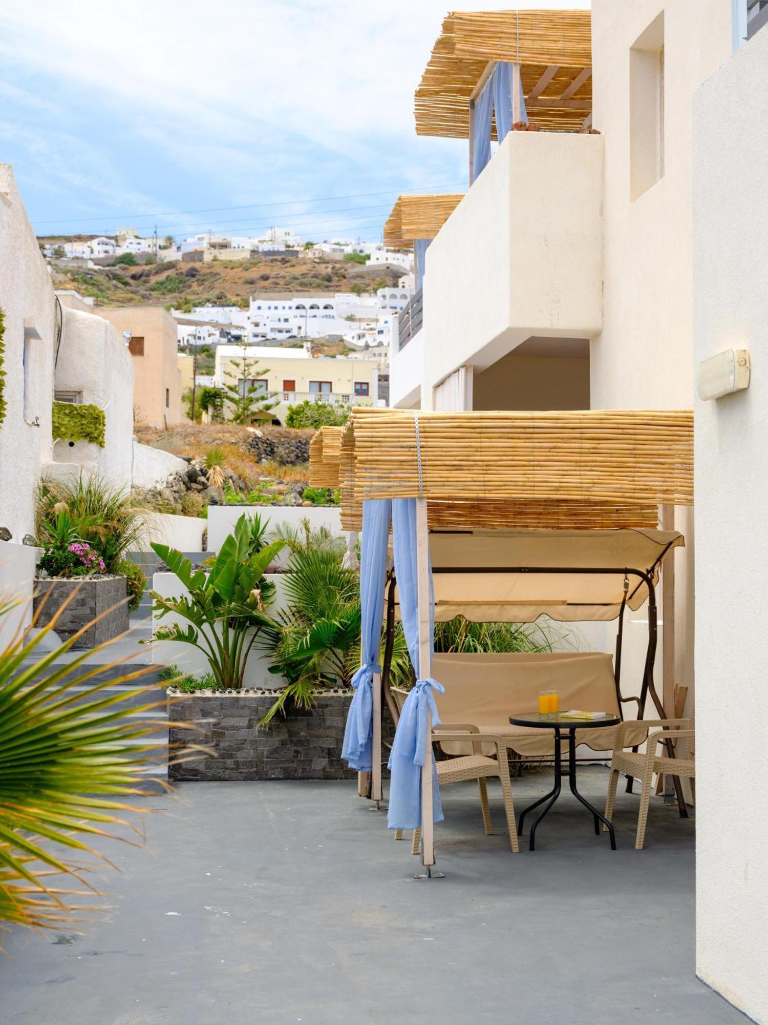 Nalu * Fira (Santorini)