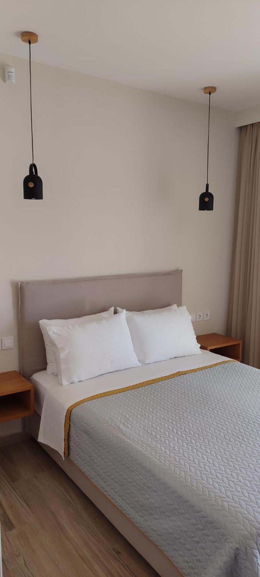 Villa Zephyros - *