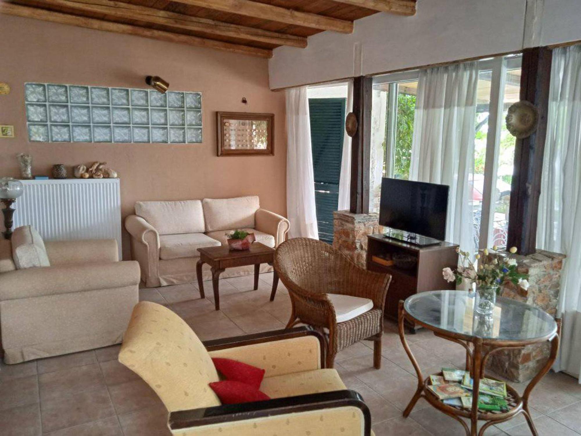 Holiday home Alonaki Seafront