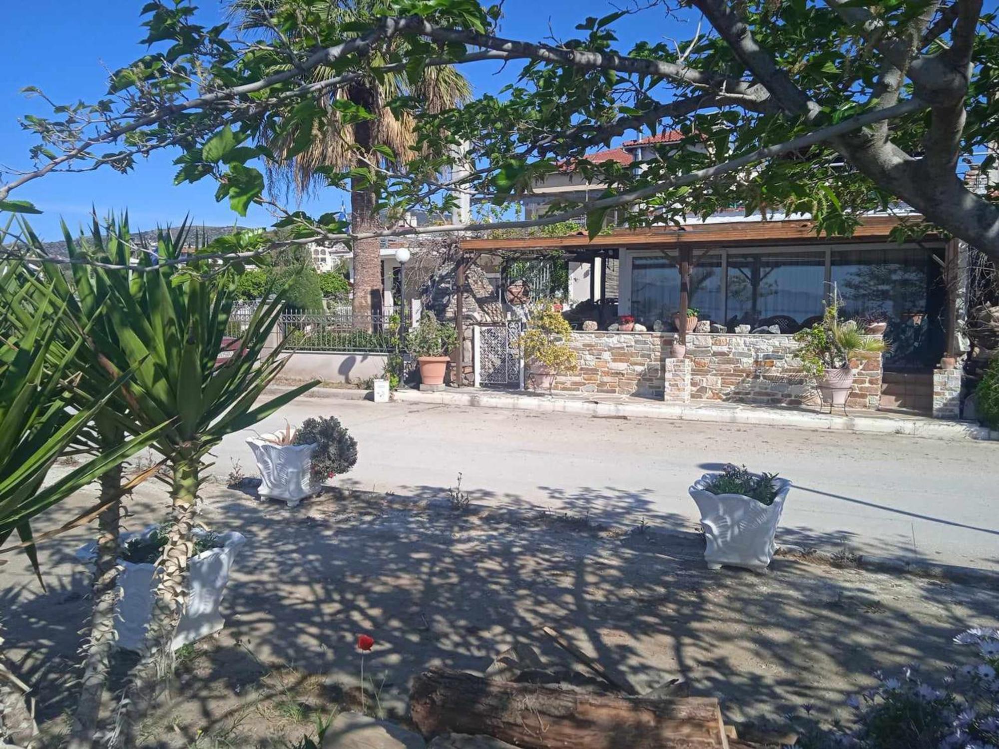 Alonaki Seafront