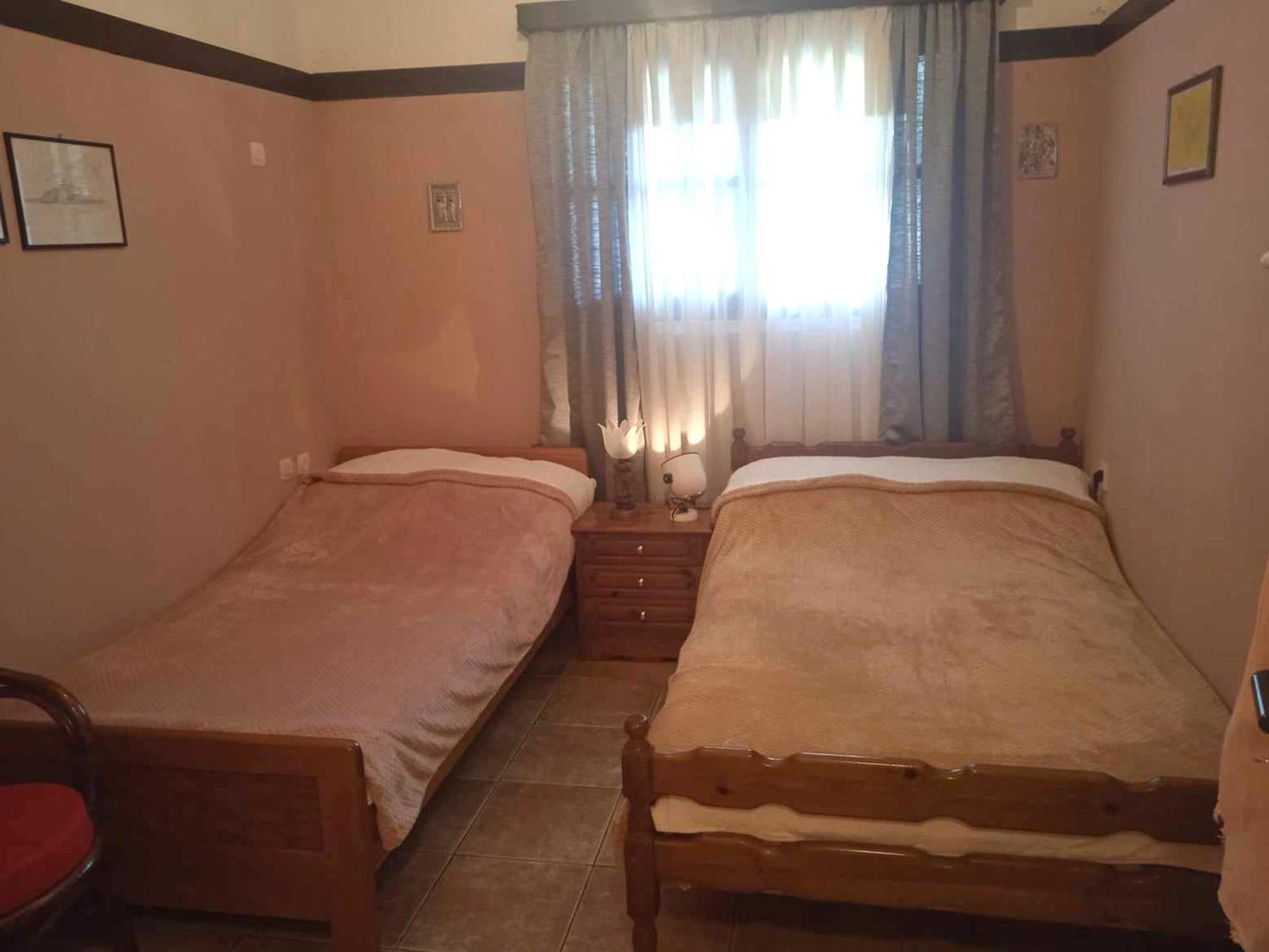 Alonaki Seafront Holiday home *