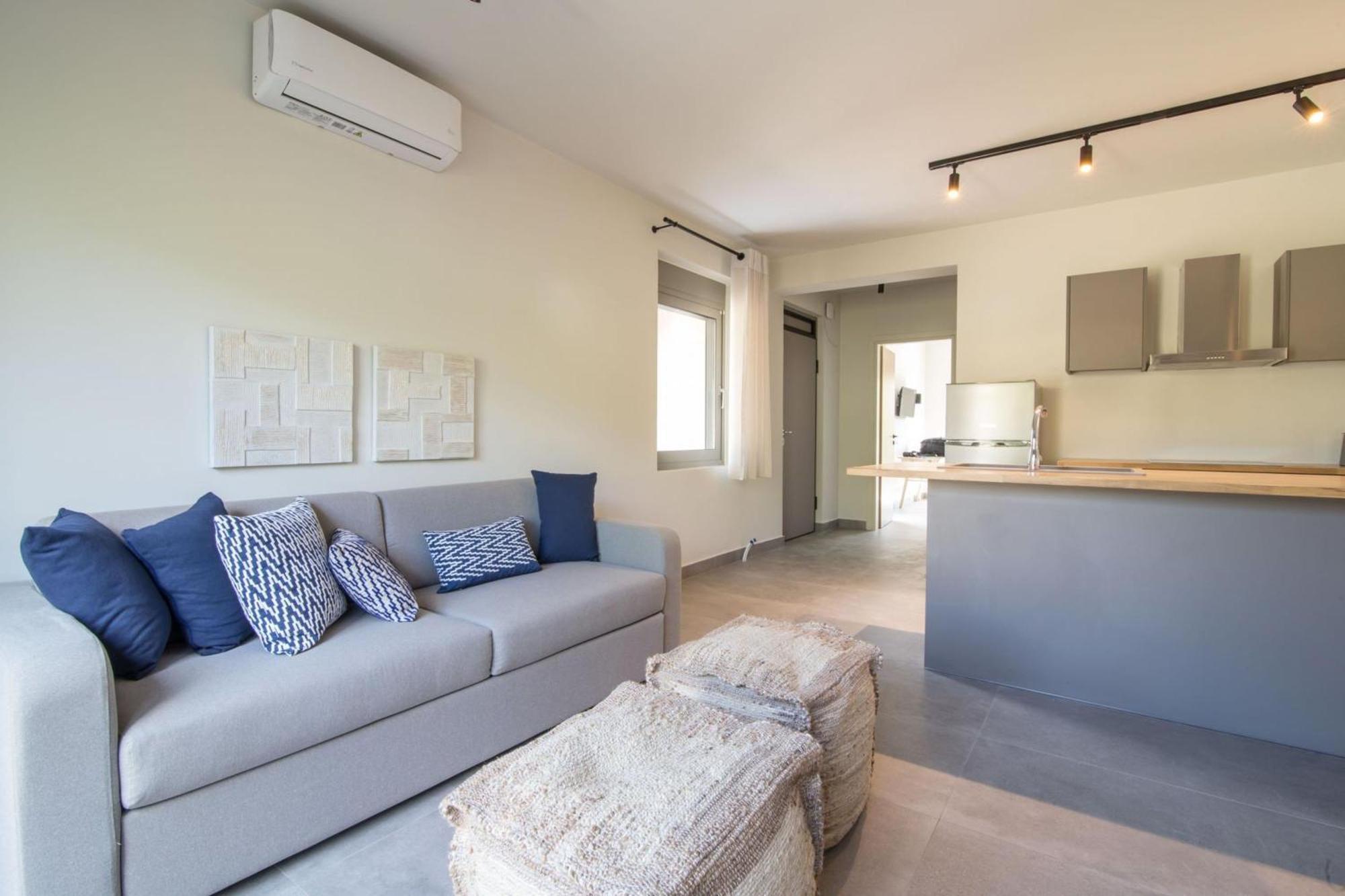 Apartment Blue Symphony Nikiana
