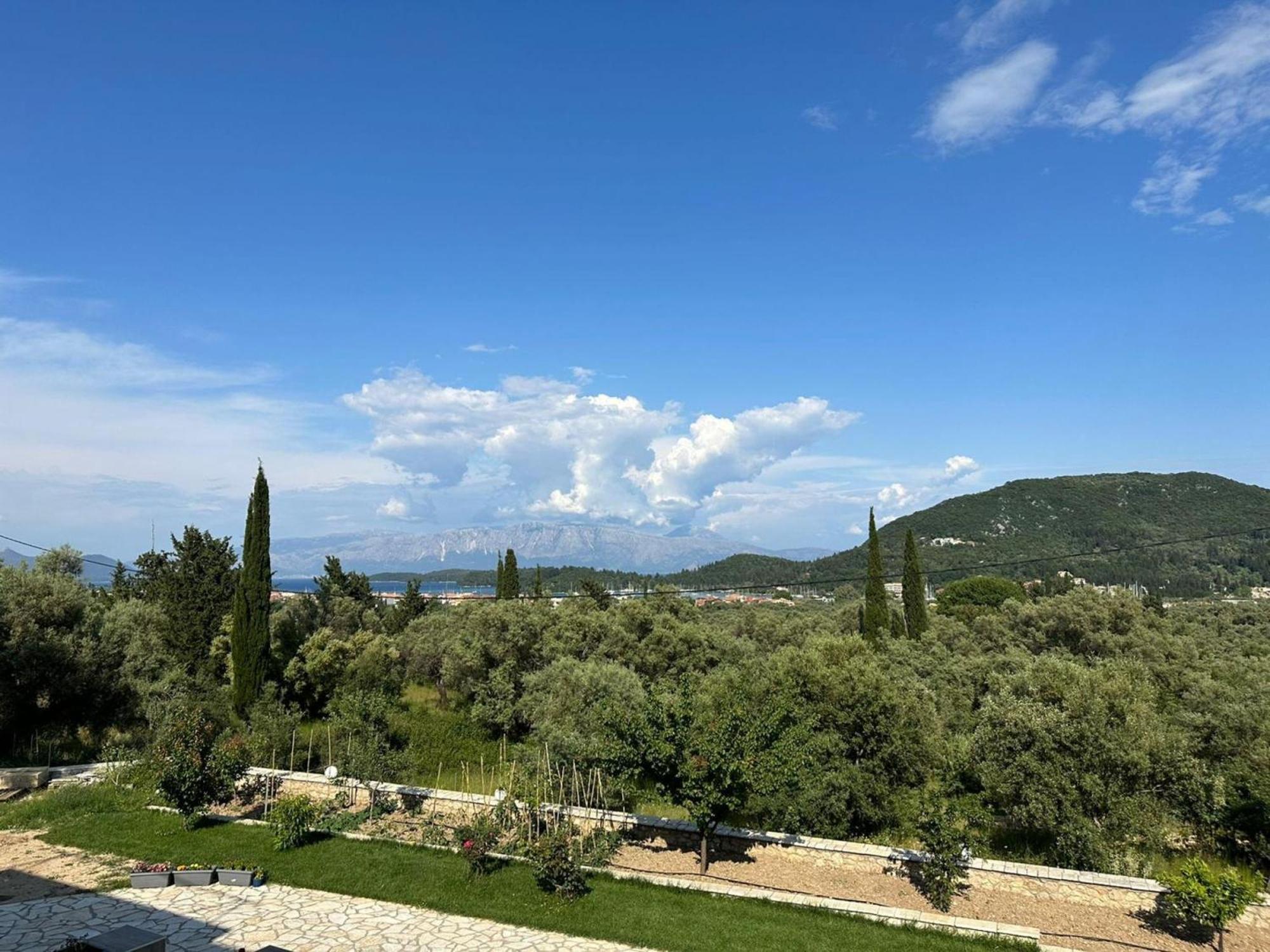 Elpida Luxury Apartment