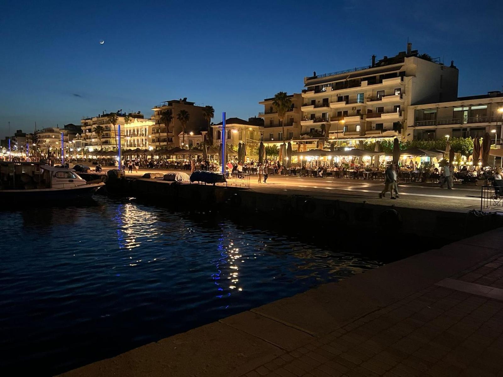 Grand Luxury Seafront Apartment Kalamata