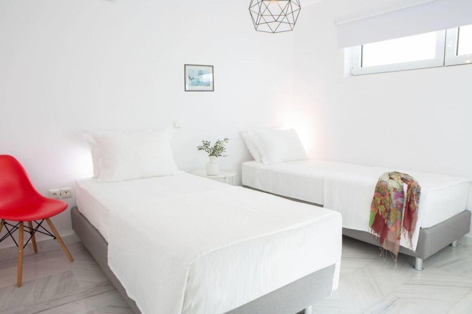 Villa Harriet - With Sea View And Near The Sea