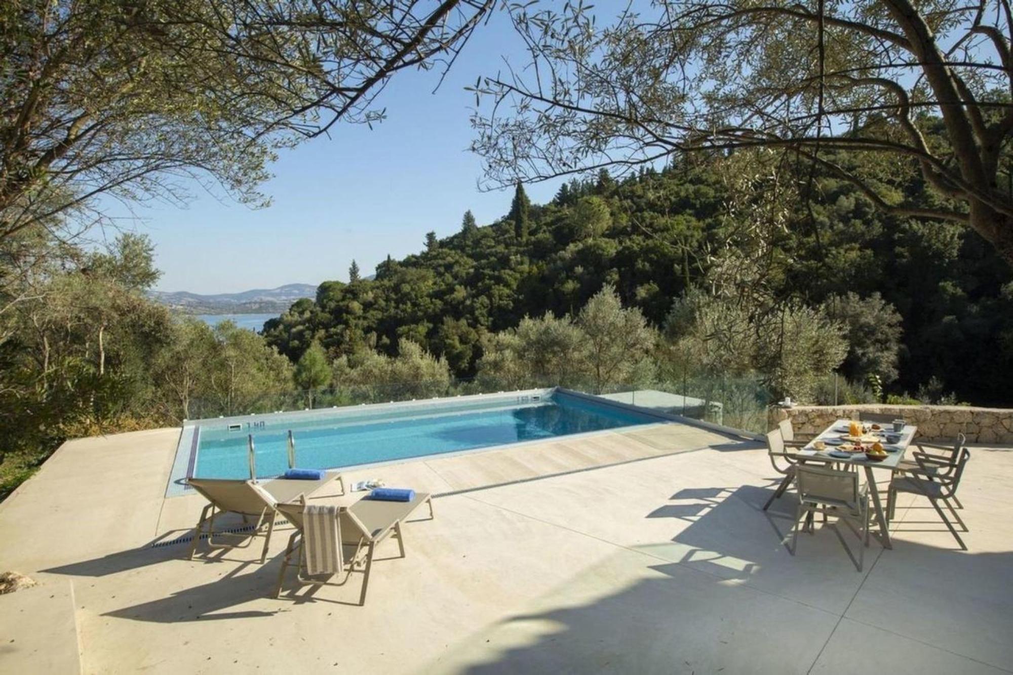 Villa Harriet - With Sea View And Near The Sea *