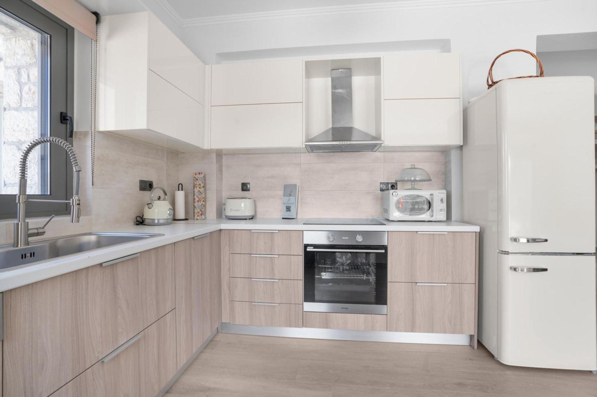 Villa Chriselia - 3 Bedrooms With Sea Access Katomerion