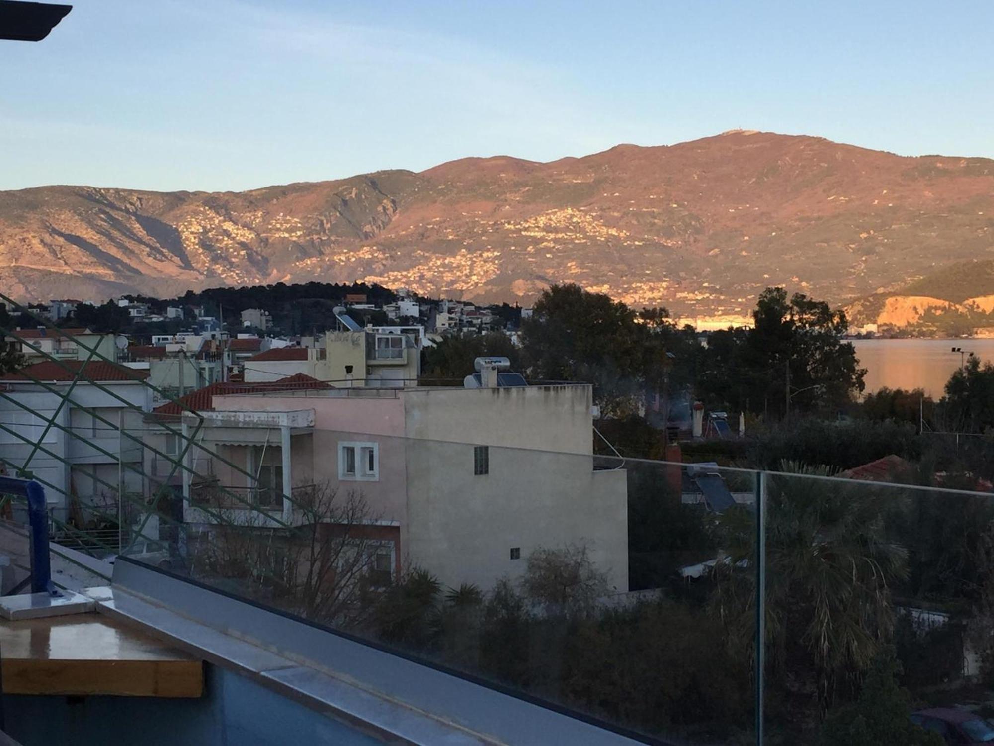 Rooftop Loft With Jacuzzi Volos