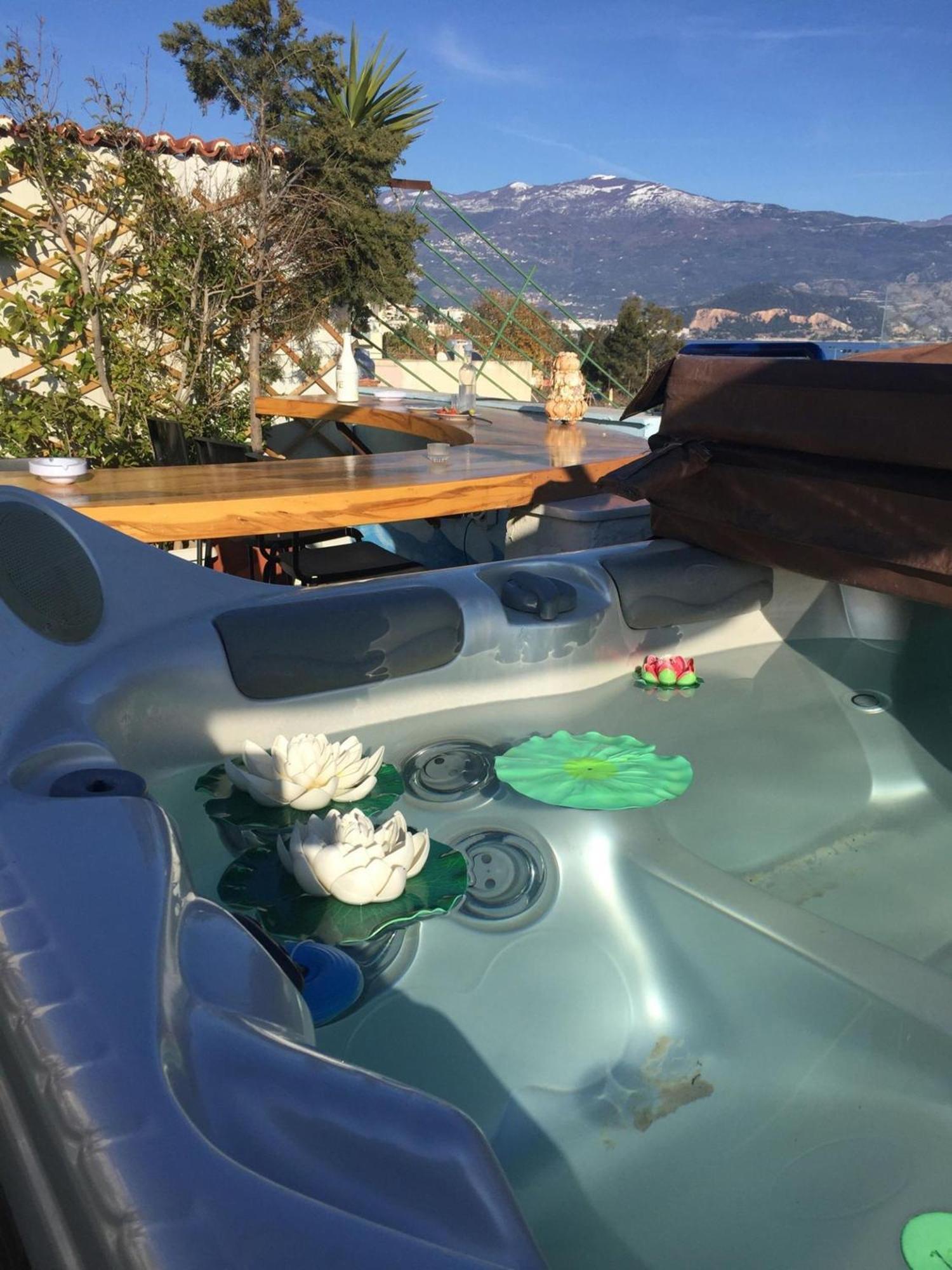 Apartment Rooftop Loft With Jacuzzi *