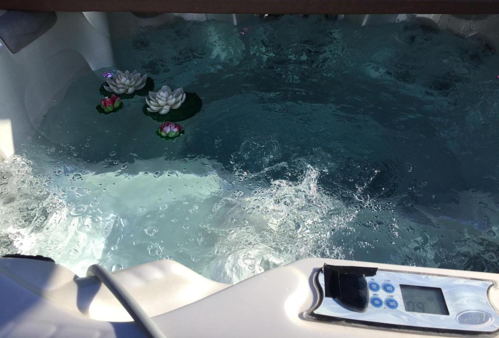 Apartment Rooftop Loft With Jacuzzi Volos