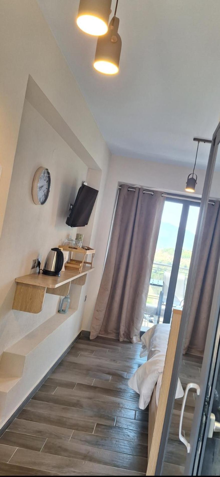 Thea 3* Sarti