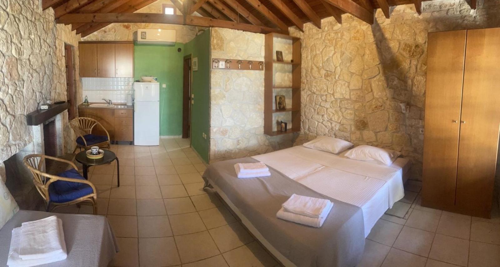 Holiday home Kaliva Near The Kriopigi