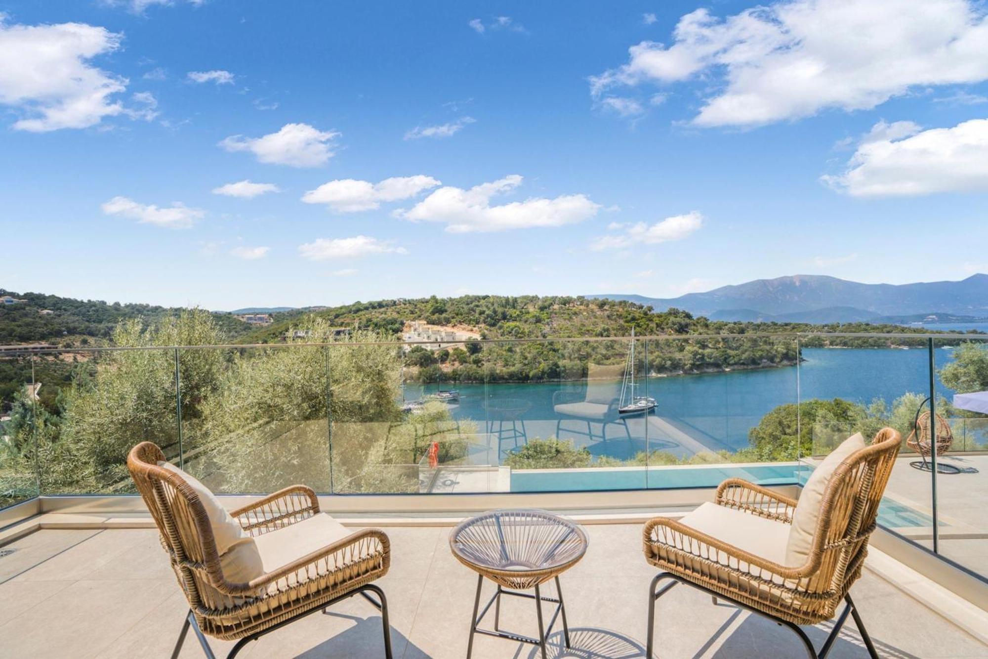 Chriselia - 3 Bedrooms With Sea Access *