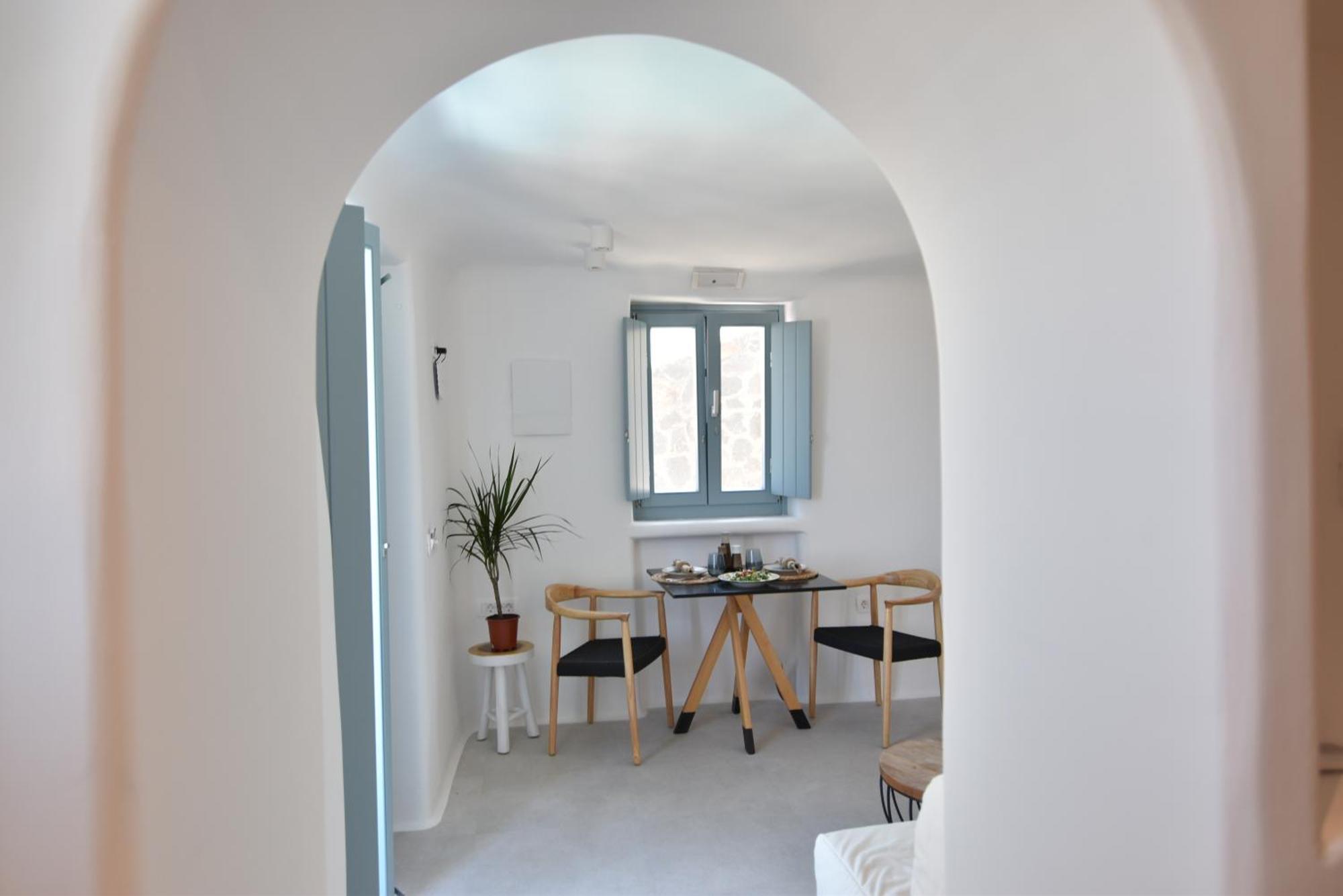 Apartment Panthea Santorini - Private Pool *