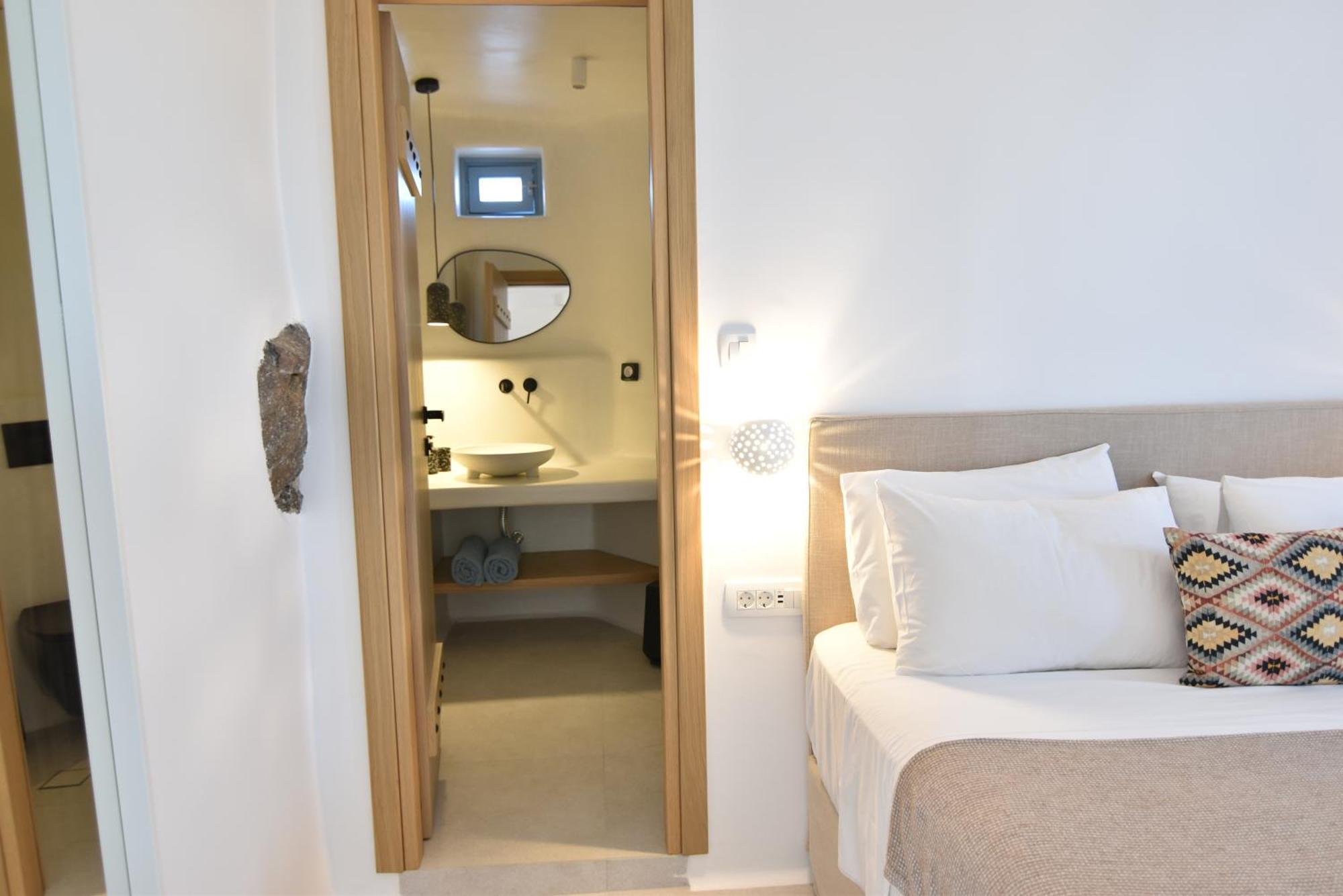 Apartment Panthea Santorini - Private Pool *