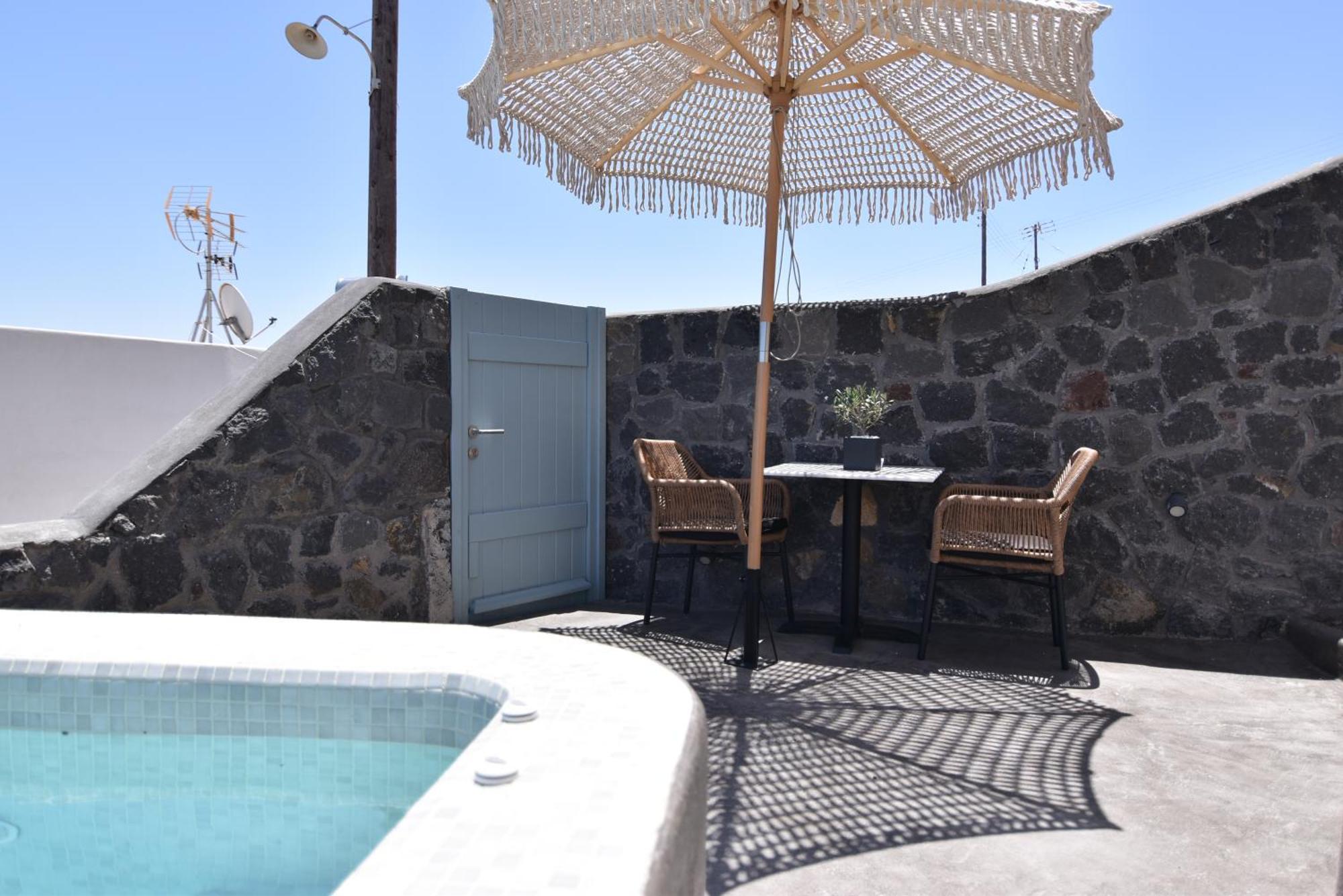 Apartment Panthea Santorini - Private Pool *