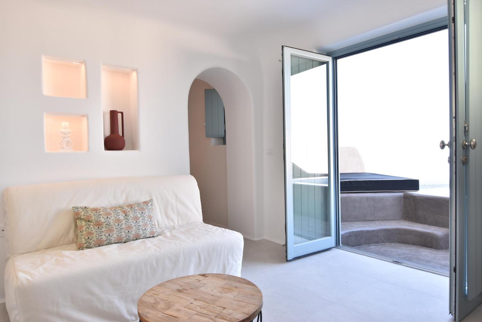 Apartment Panthea Santorini - Private Pool *