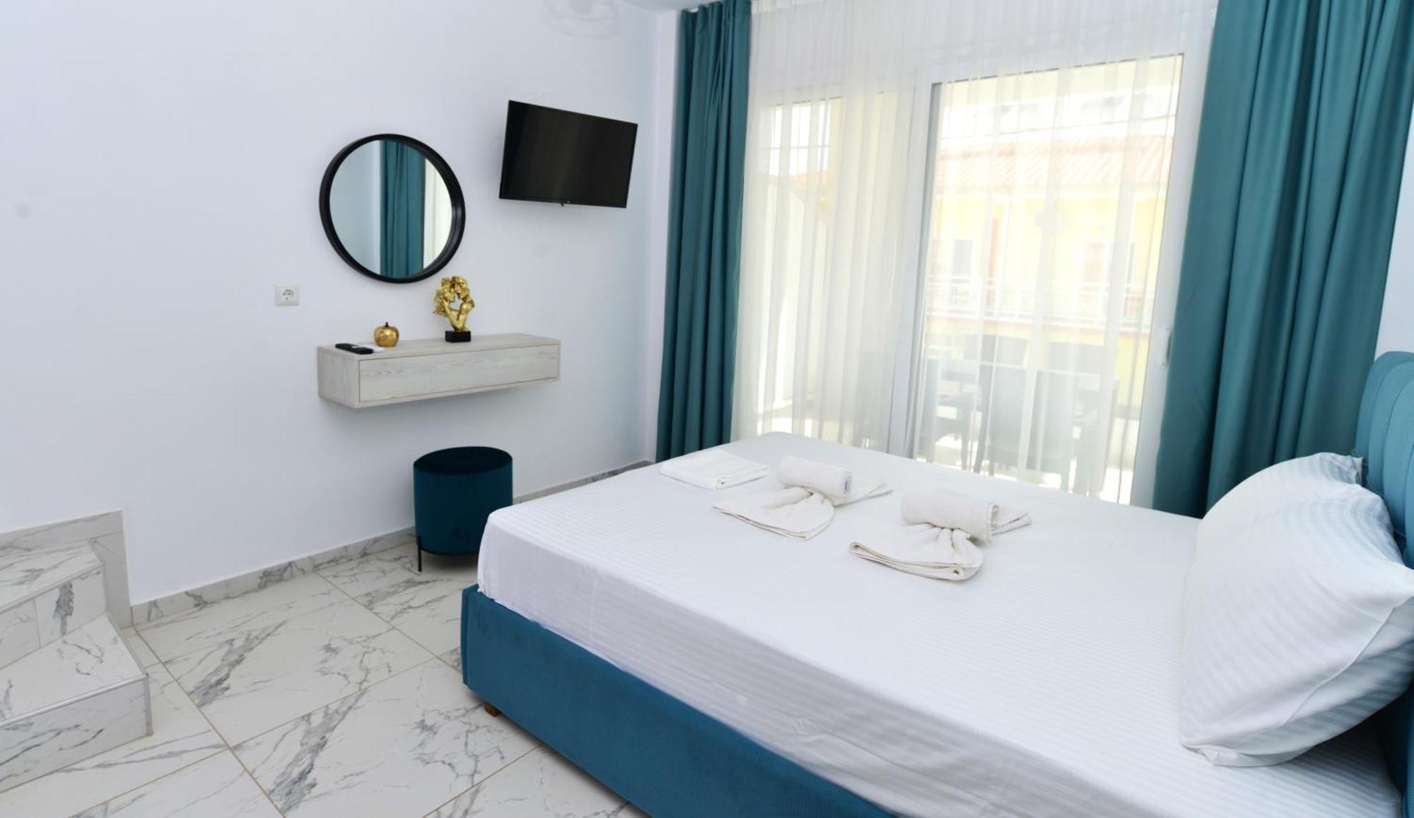 Emerald Apartment