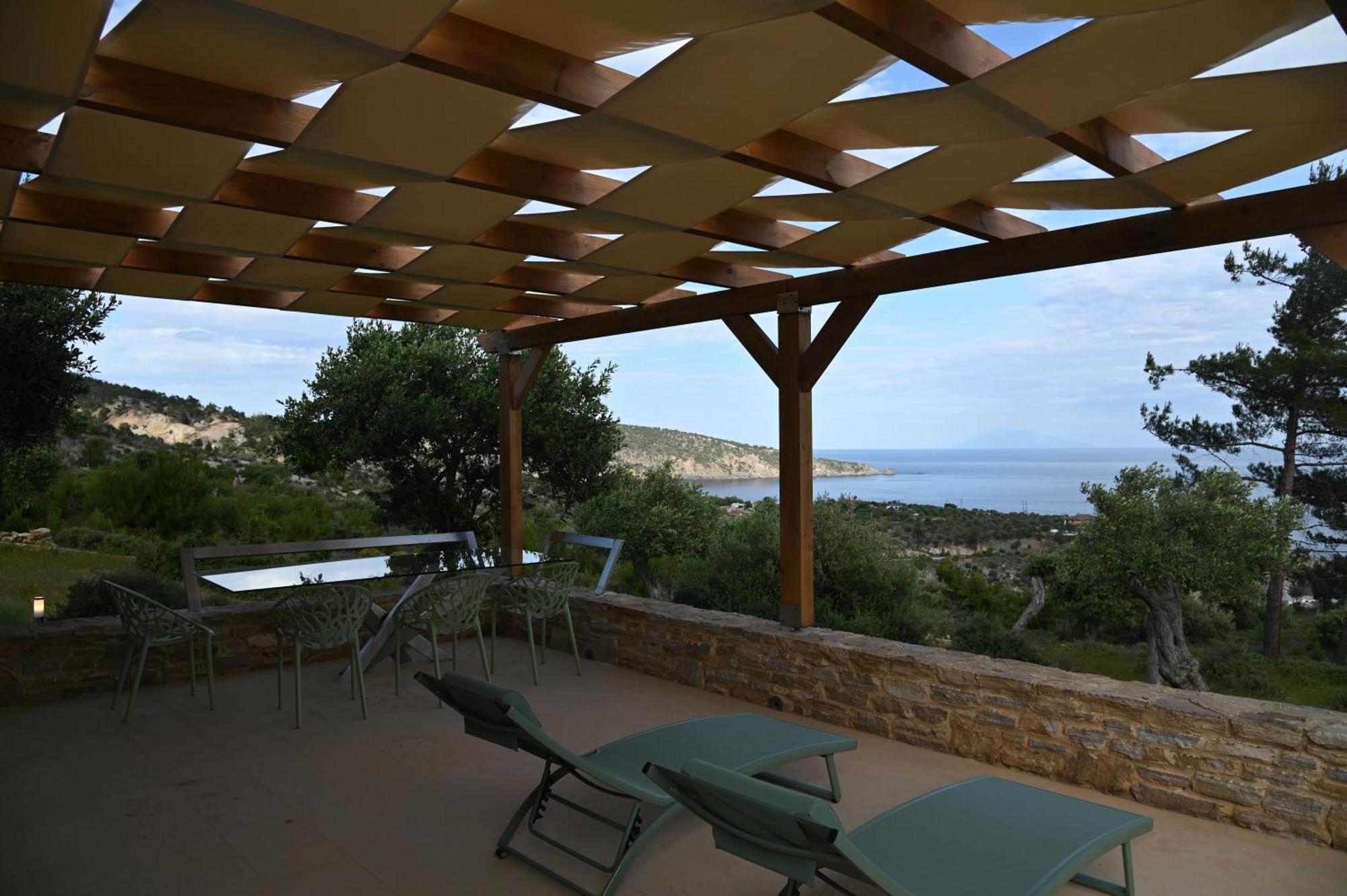Villa Nous Village *