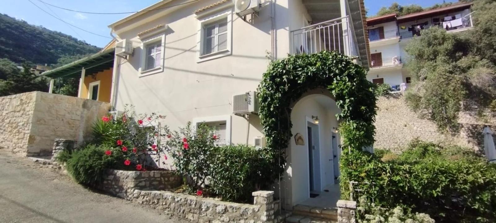 Mandraki House Upper, 100m From Kaminaki * Katavolos