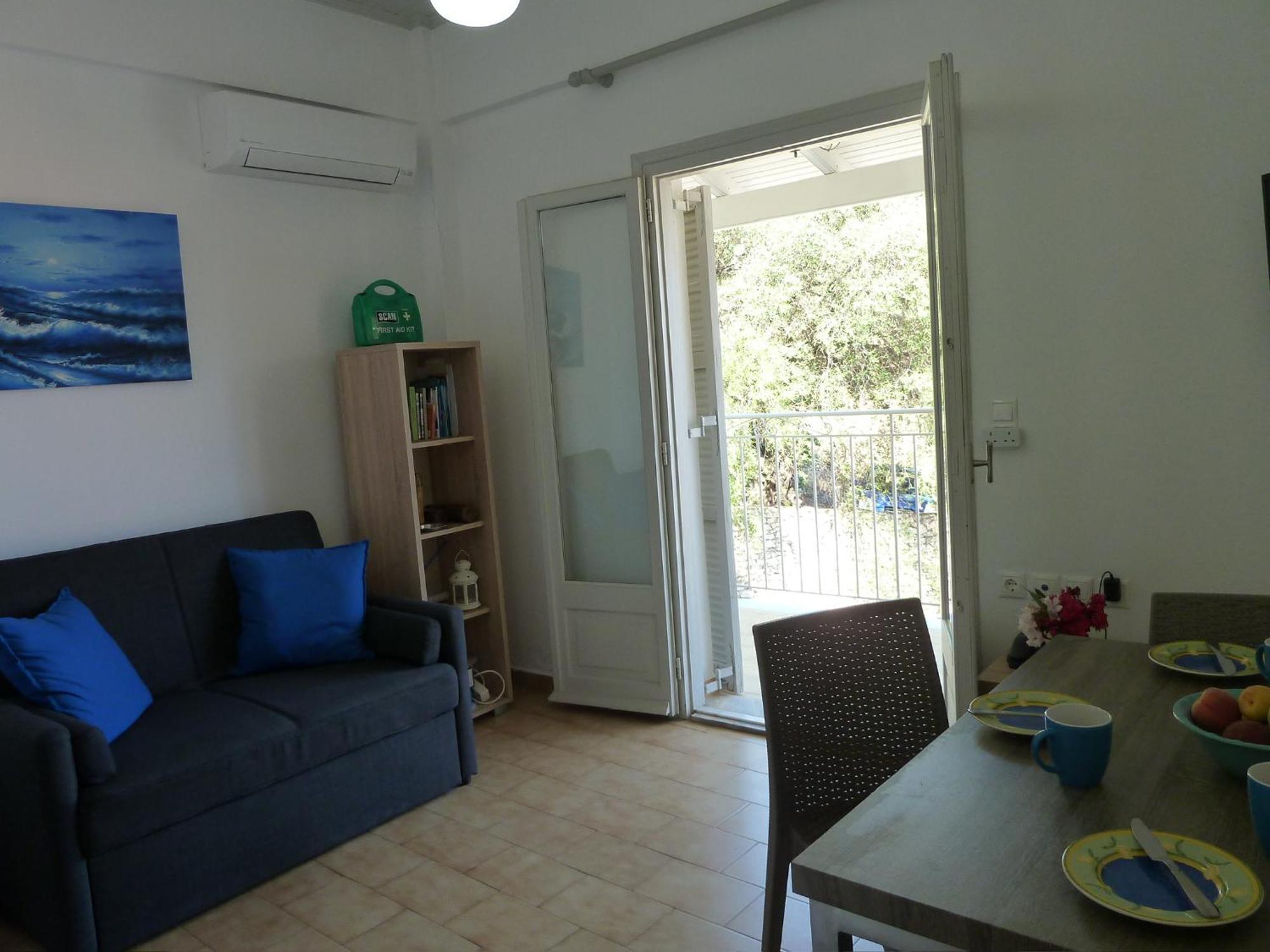 Mandraki House Upper, 100m From Kaminaki