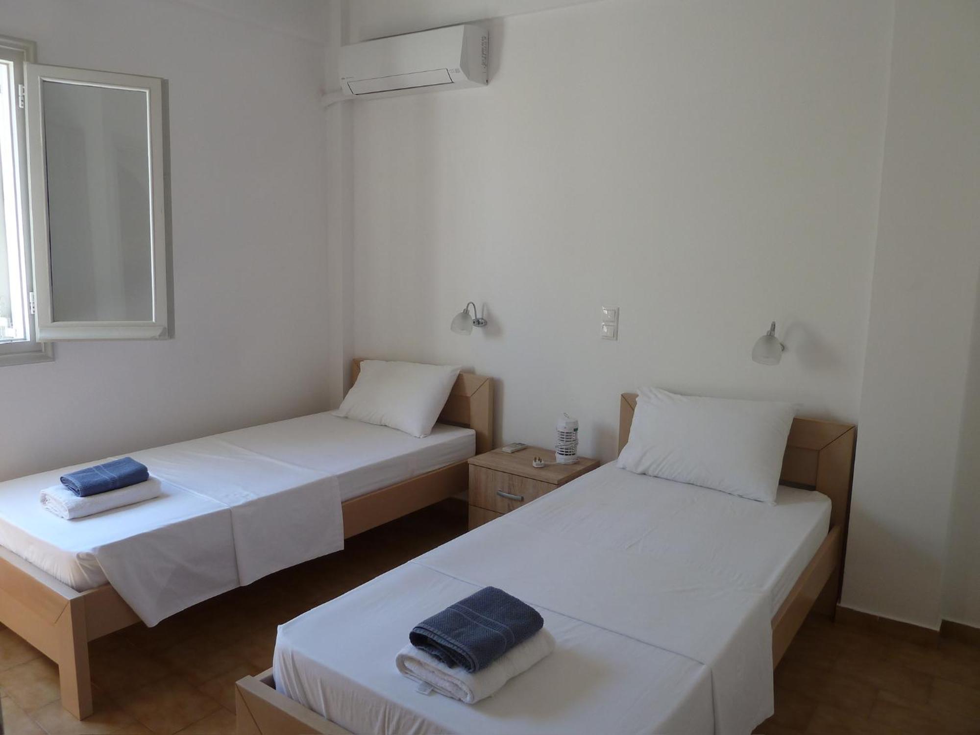 Apartment Mandraki House Upper, 100m From Kaminaki