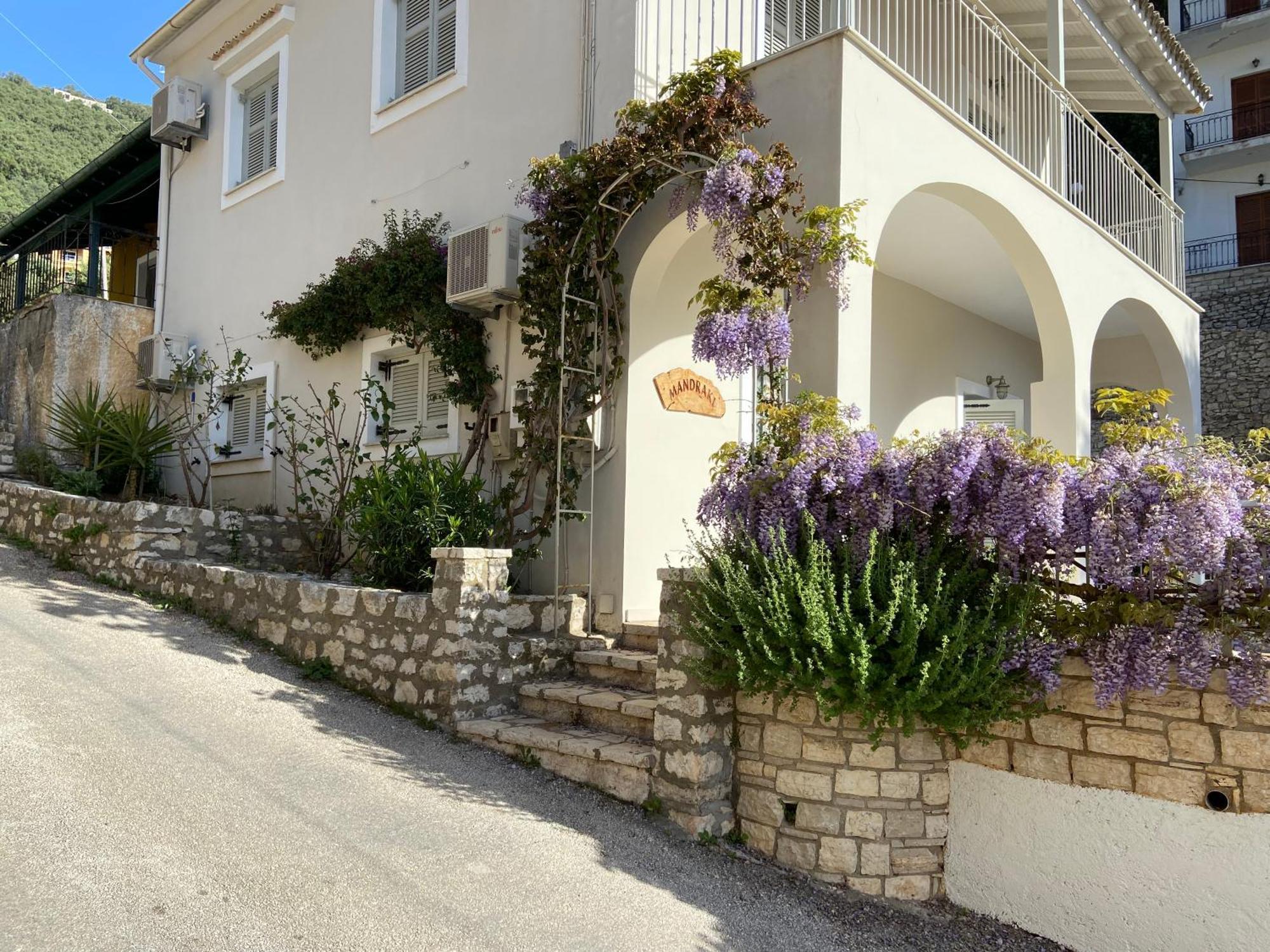 Mandraki House Upper, 100m From Kaminaki * Katavolos