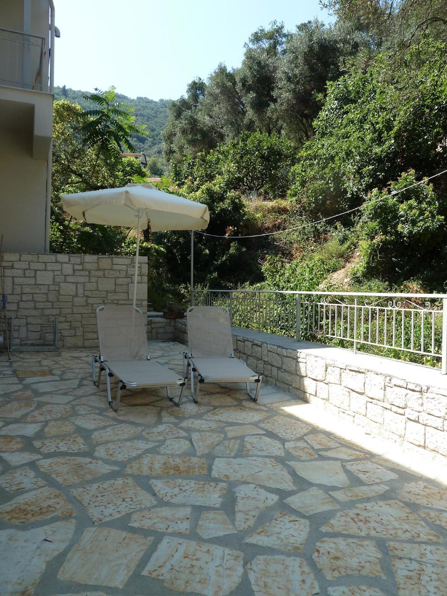 Mandraki House Upper, 100m From Kaminaki Apartment Katavolos
