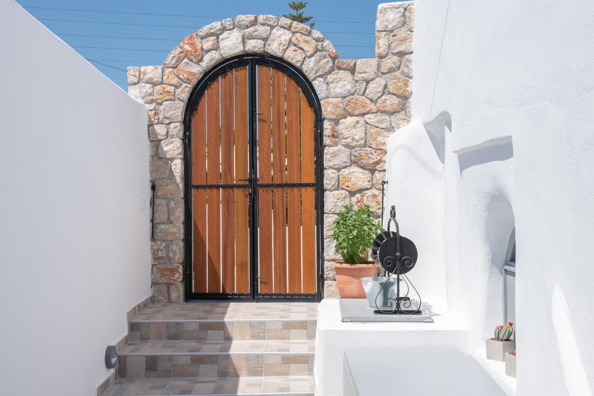 Argyro And Diogenis Apartment Emporio (Santorini)