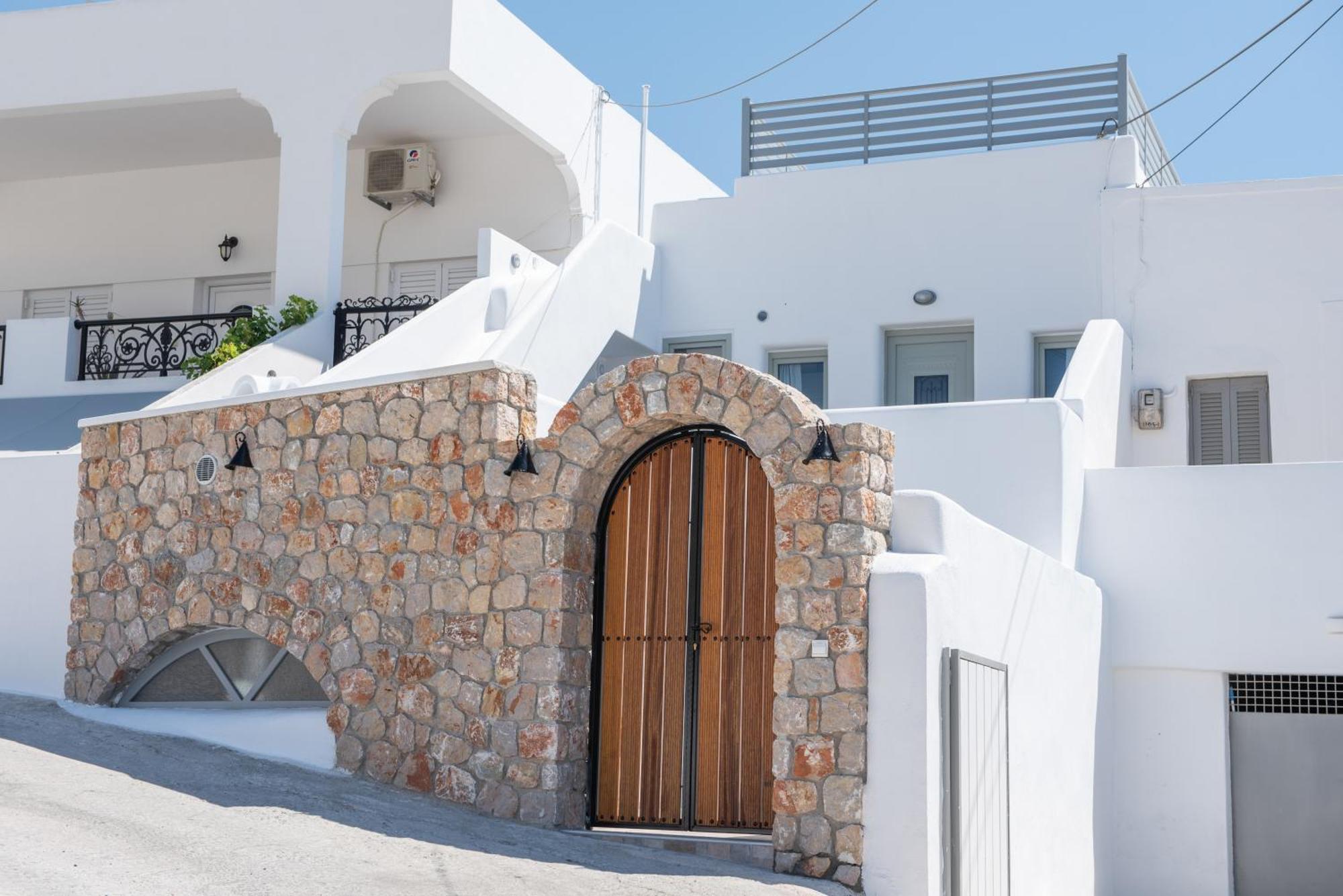 Argyro And Diogenis Apartment Emporio (Santorini)