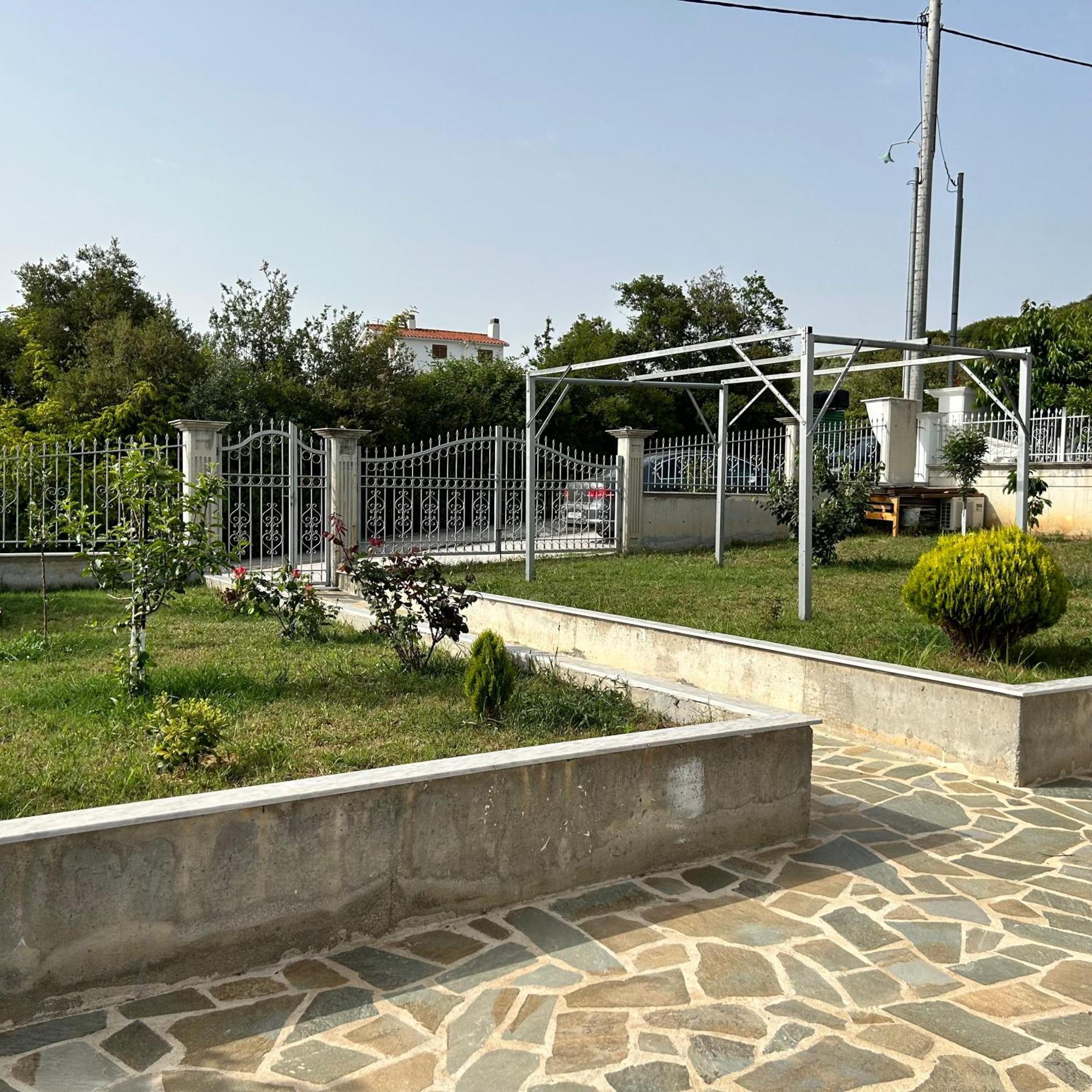 Sea View With Garden Apartment