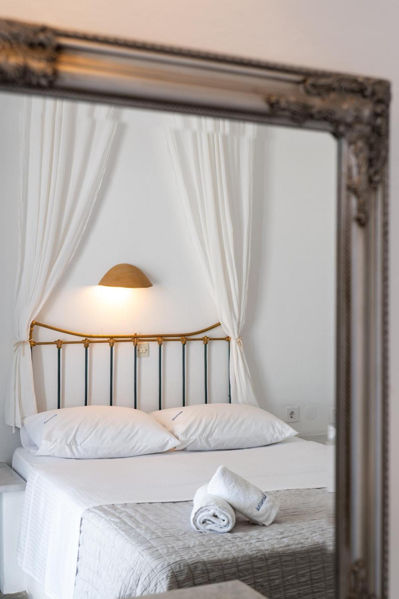 Hotel Paros By Kottas 3*