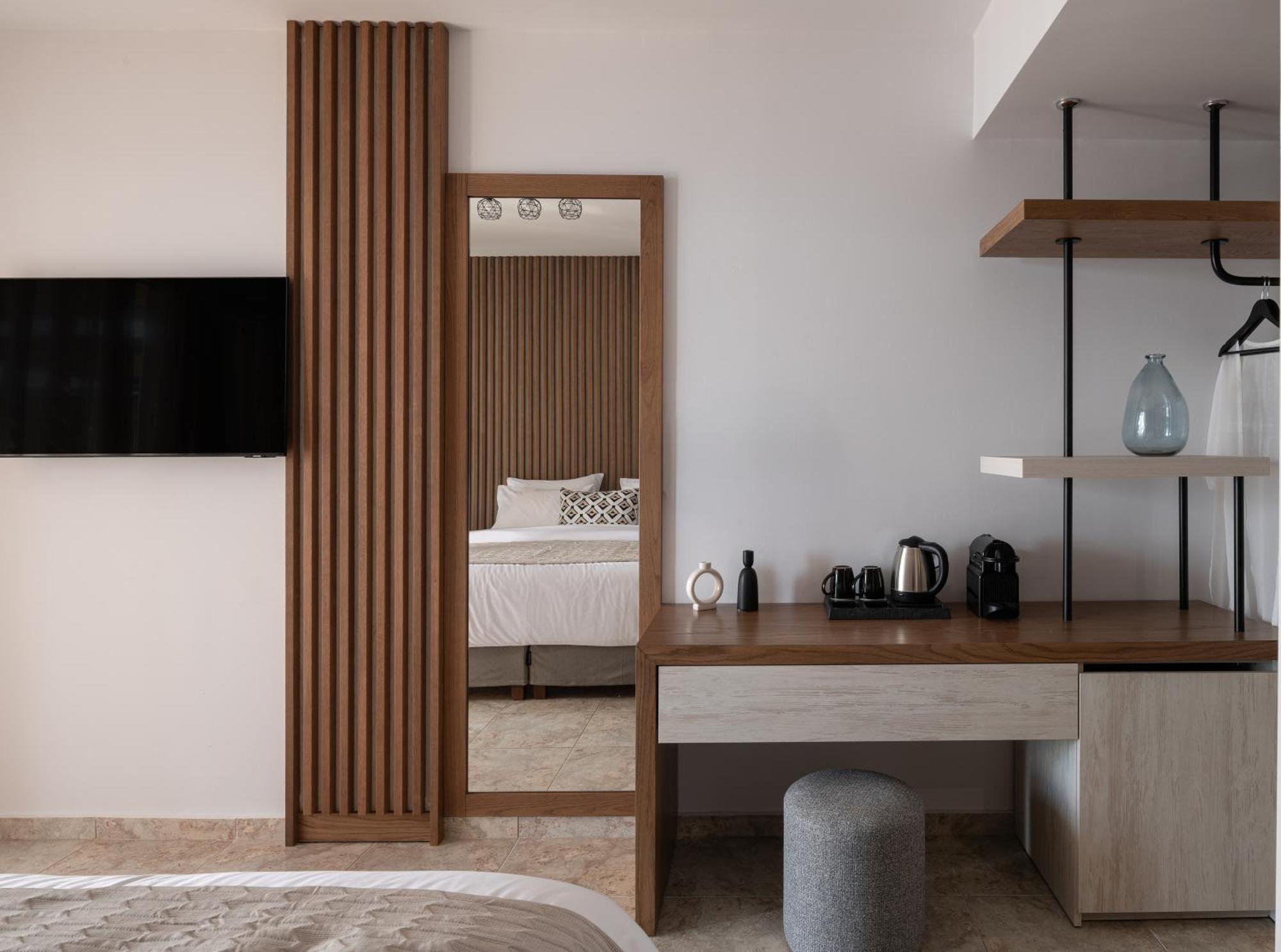 Poseidon Aparthotel Skiathos Town