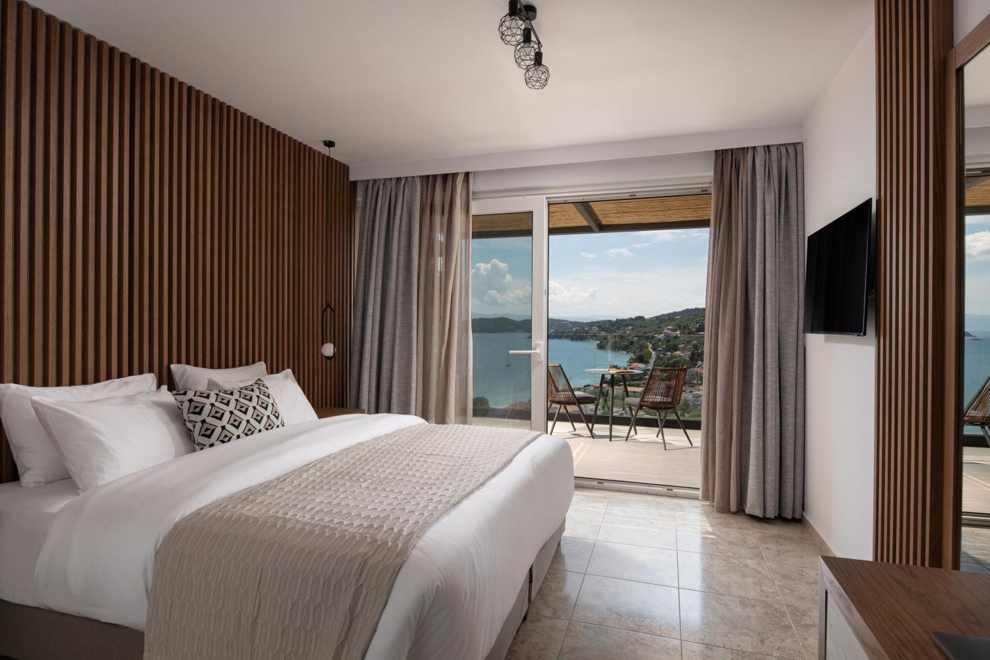 Poseidon Aparthotel 3*