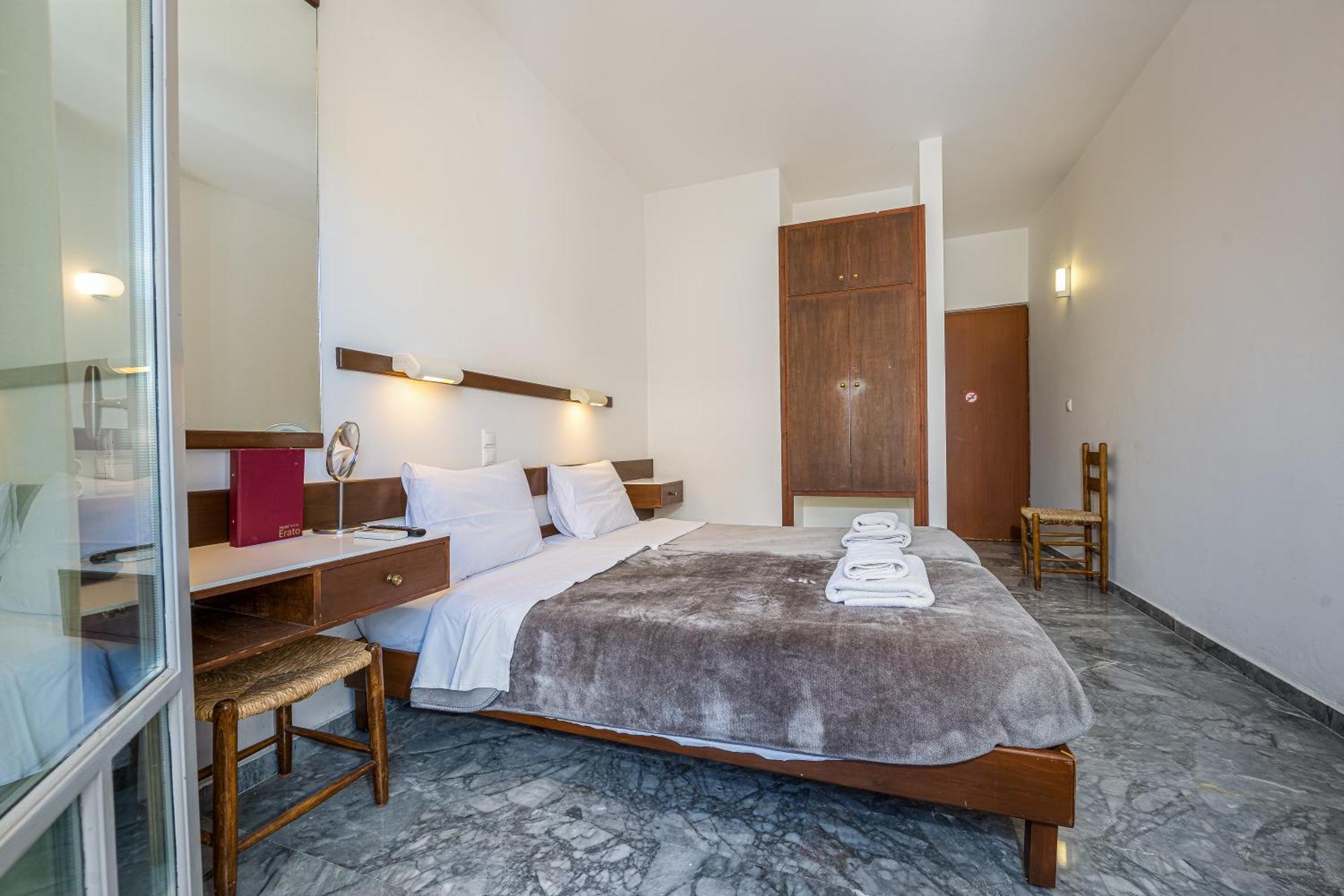 Erato Hotel 3*