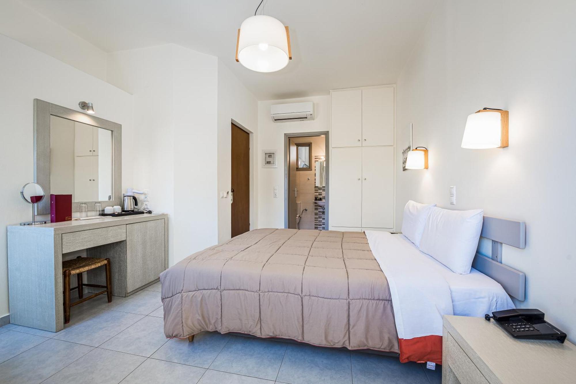 Erato 3* Agia Marina (Aegina)