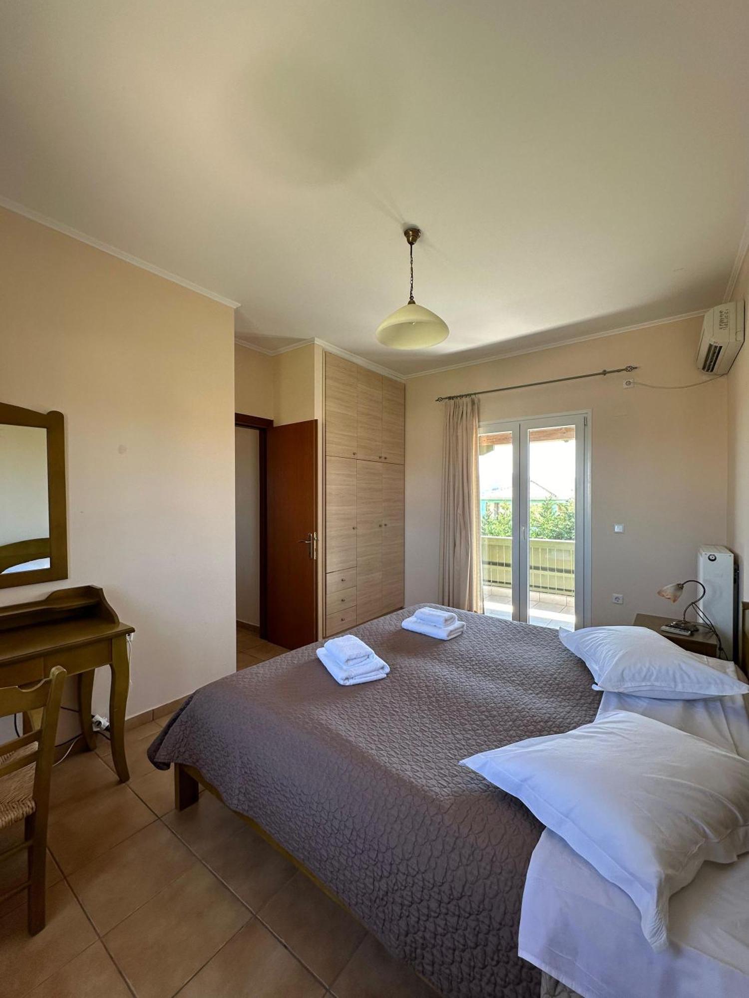 Porto Nirikos - Private Parking Apartment *