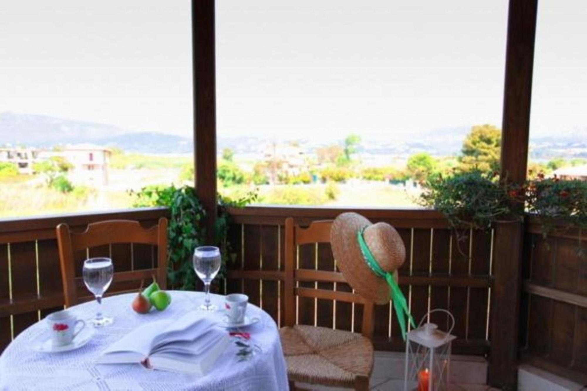 Porto Nirikos - Private Parking Apartment Lefkada City